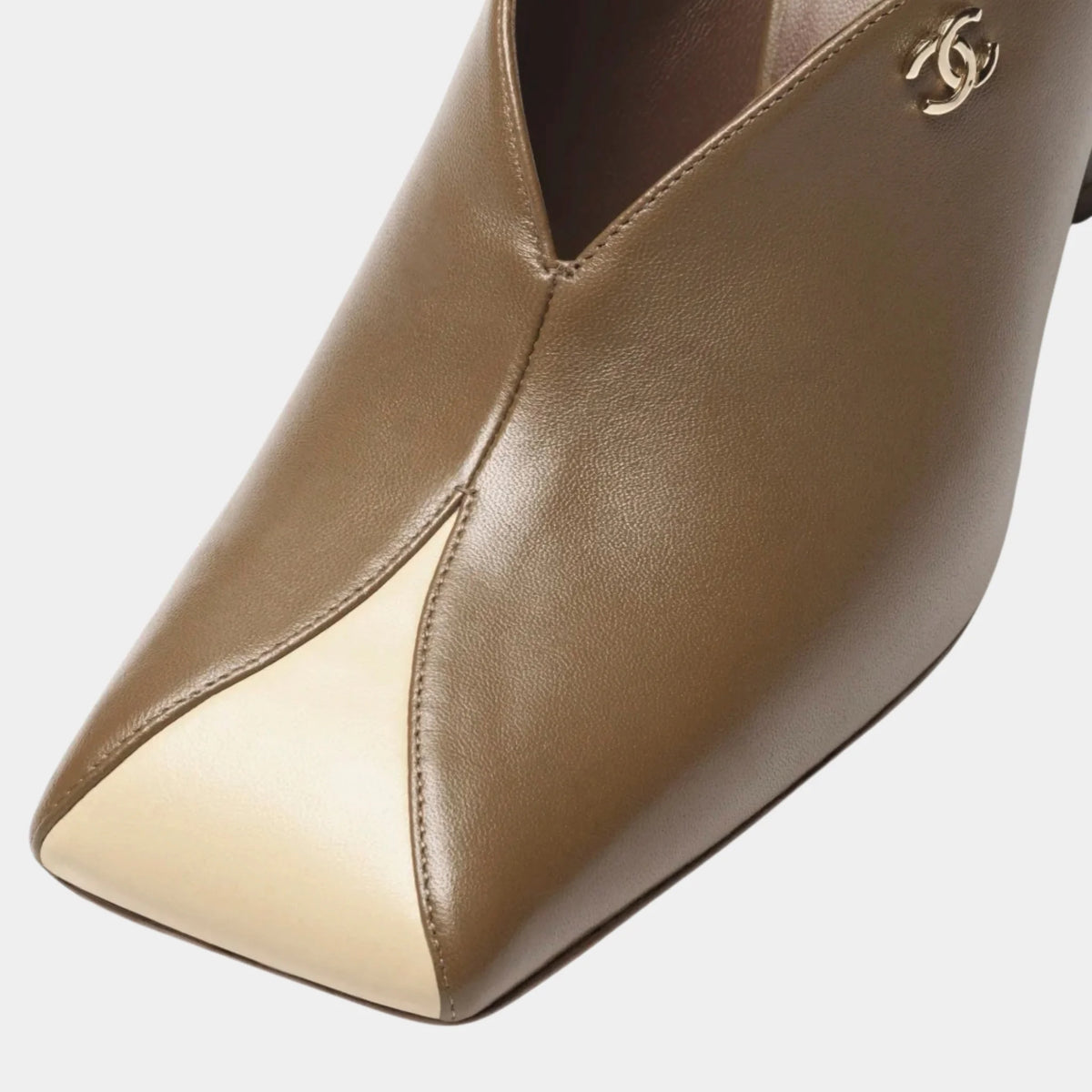 Mules in Leather
