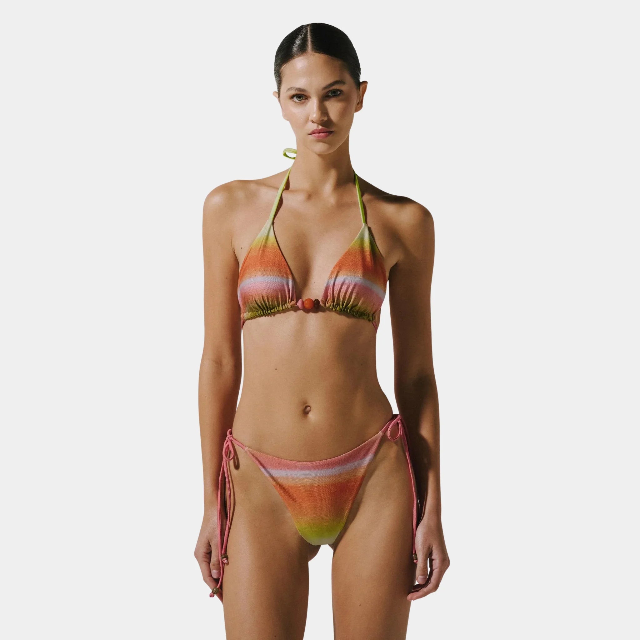 Baobab Kaia Bikini Top, Valle Sagrado, Model