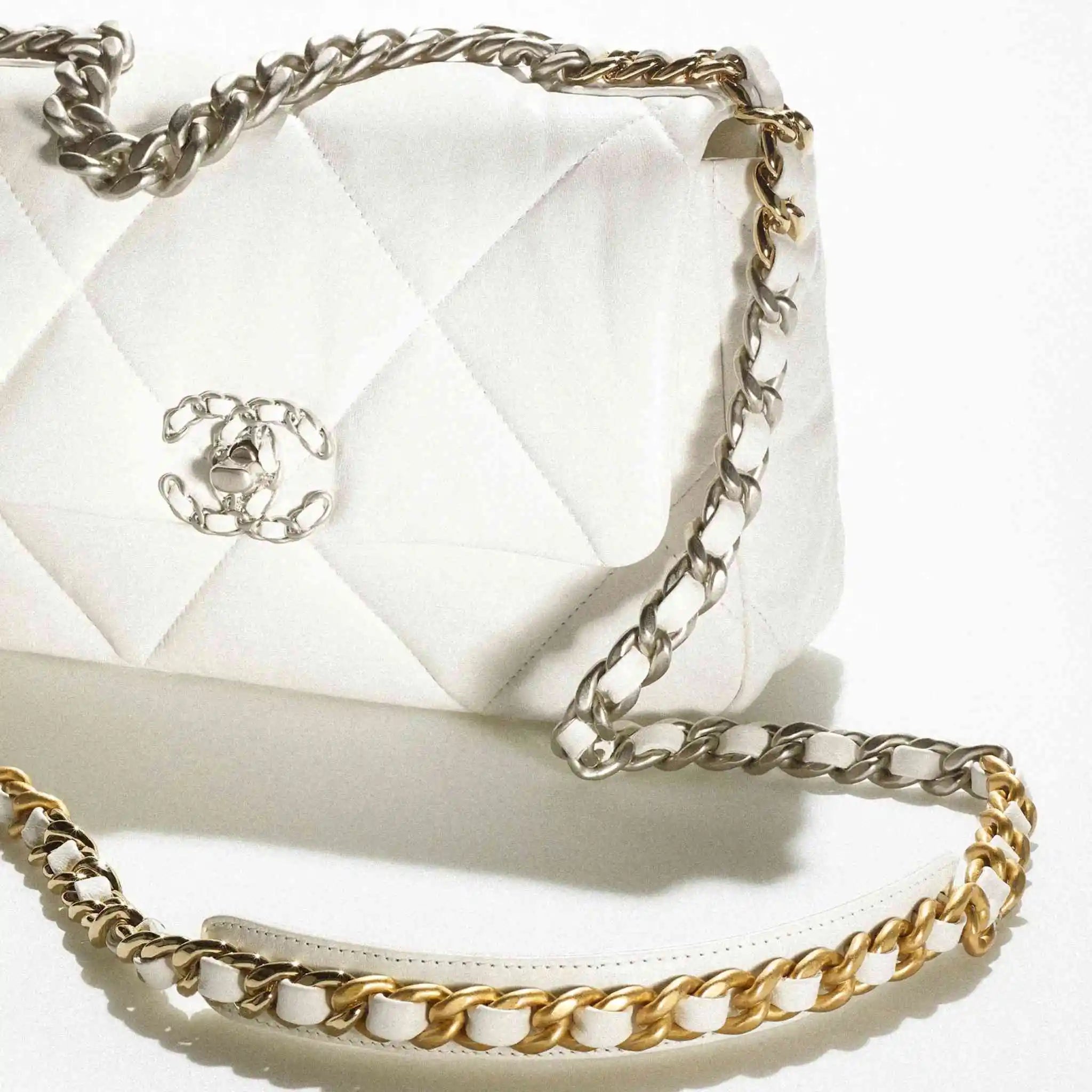 Chanel 19 Handbag Shiny Lambskin , White, Closeup