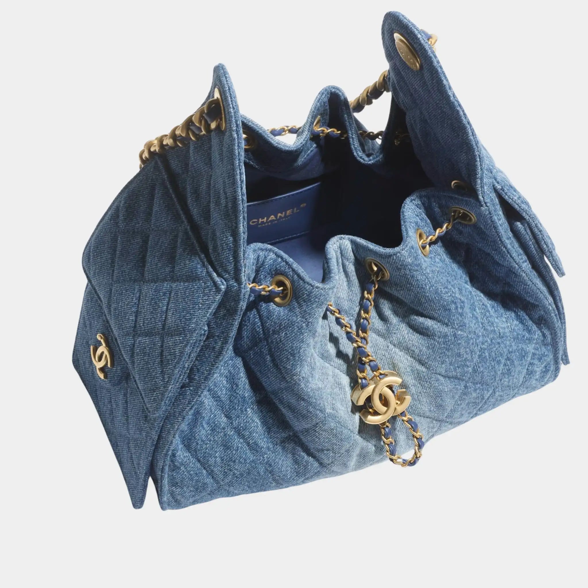 Chanel 25 Small Handbag washed denim & Gold Tone Metal, Top