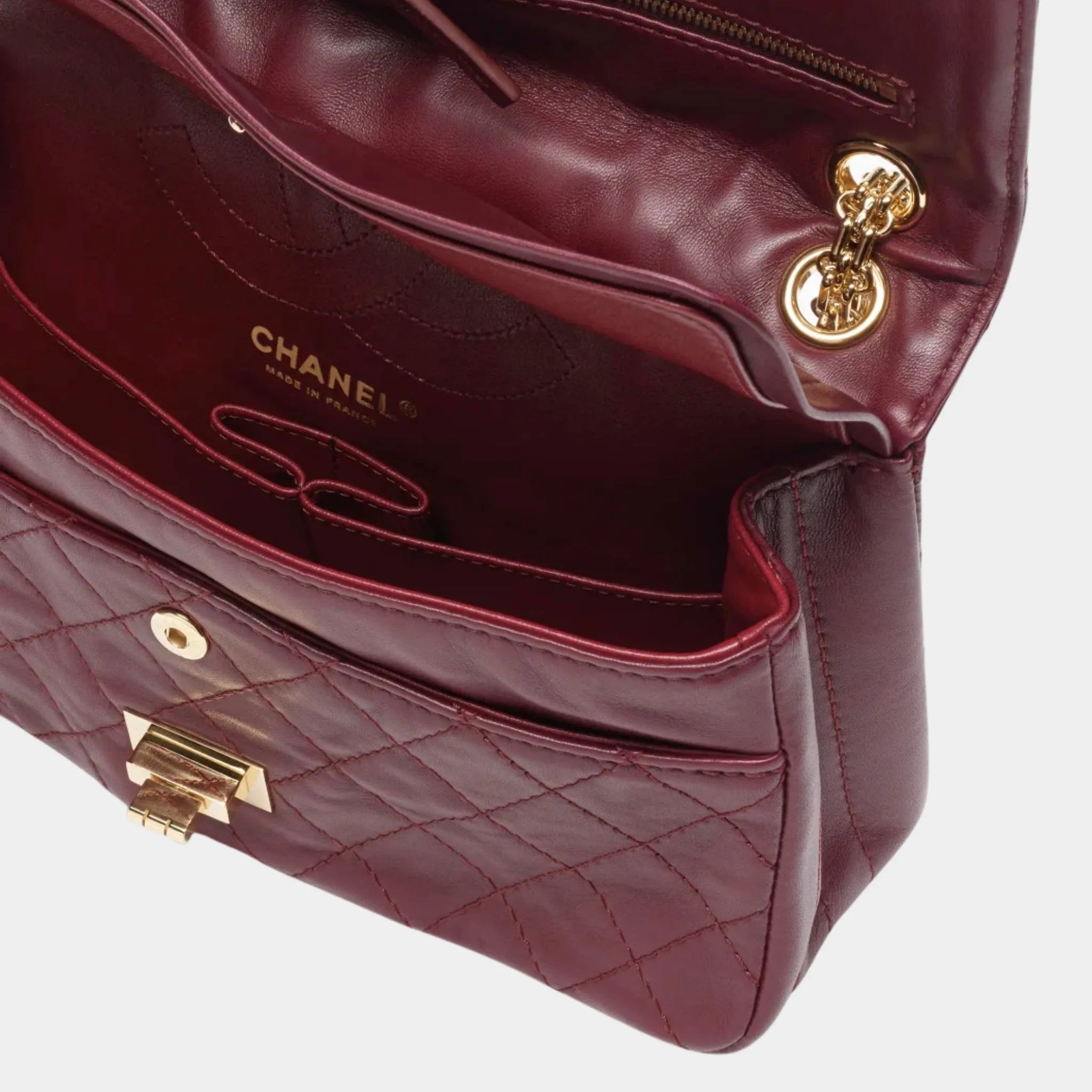 Chanel Bag 2.55 Lamb & gold-plated metal, Dark Burgundy, Top Closeup