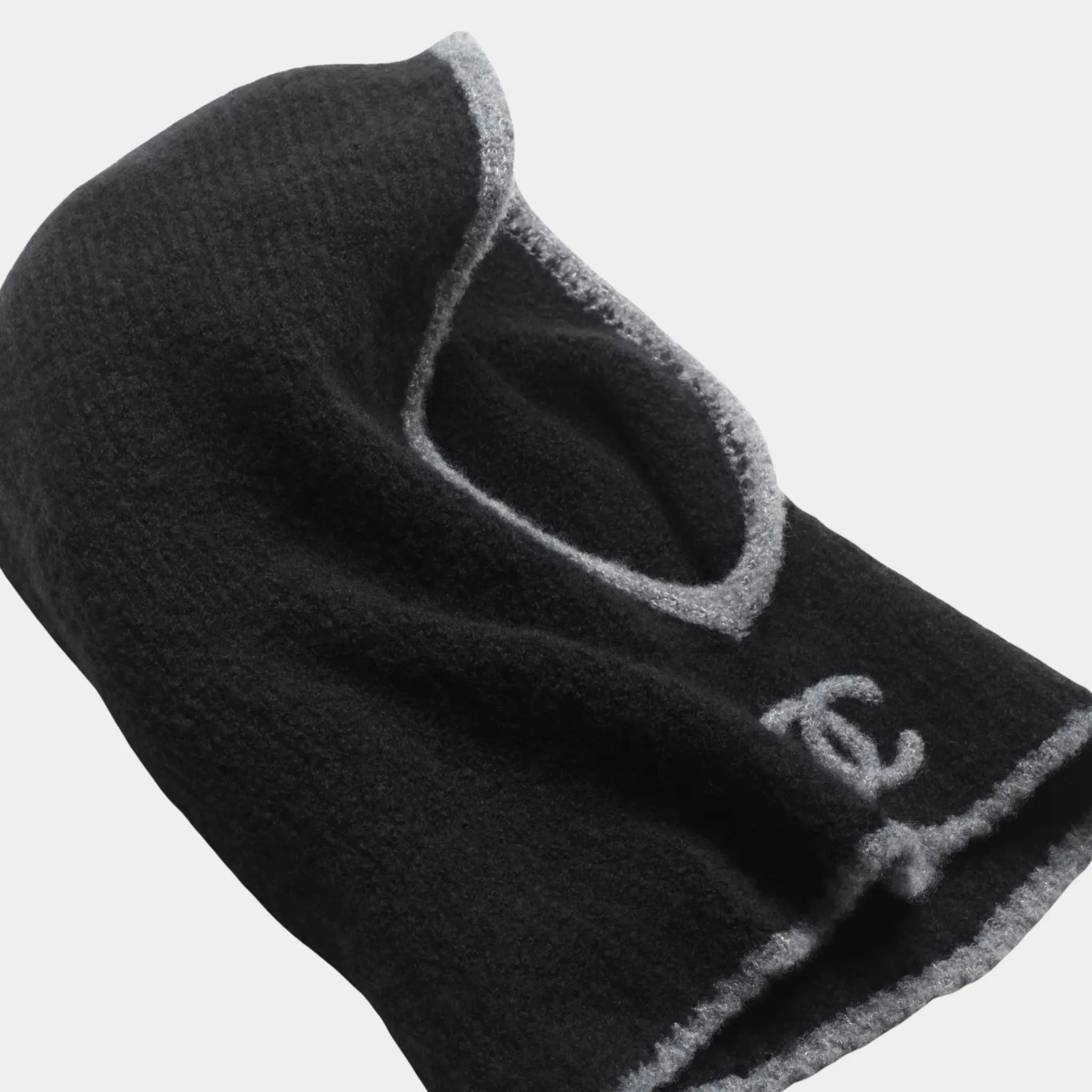 Chanel Balaclava Cashmere & Silk Black & Dark Grey, Closeup