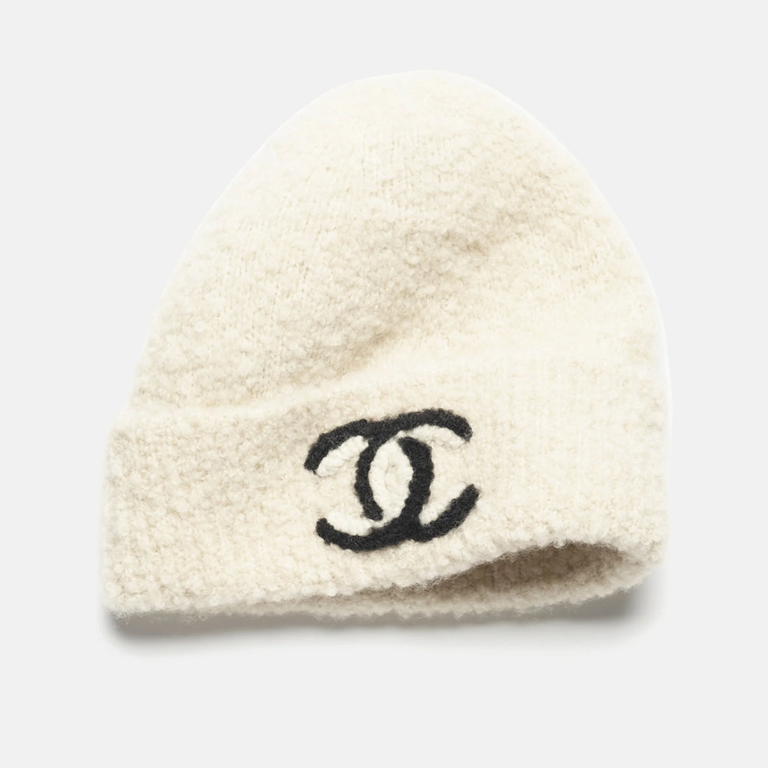 Chanel Beanie Cashmere & Alpaca in Ecru and Black, Coco Neige 2026, front view