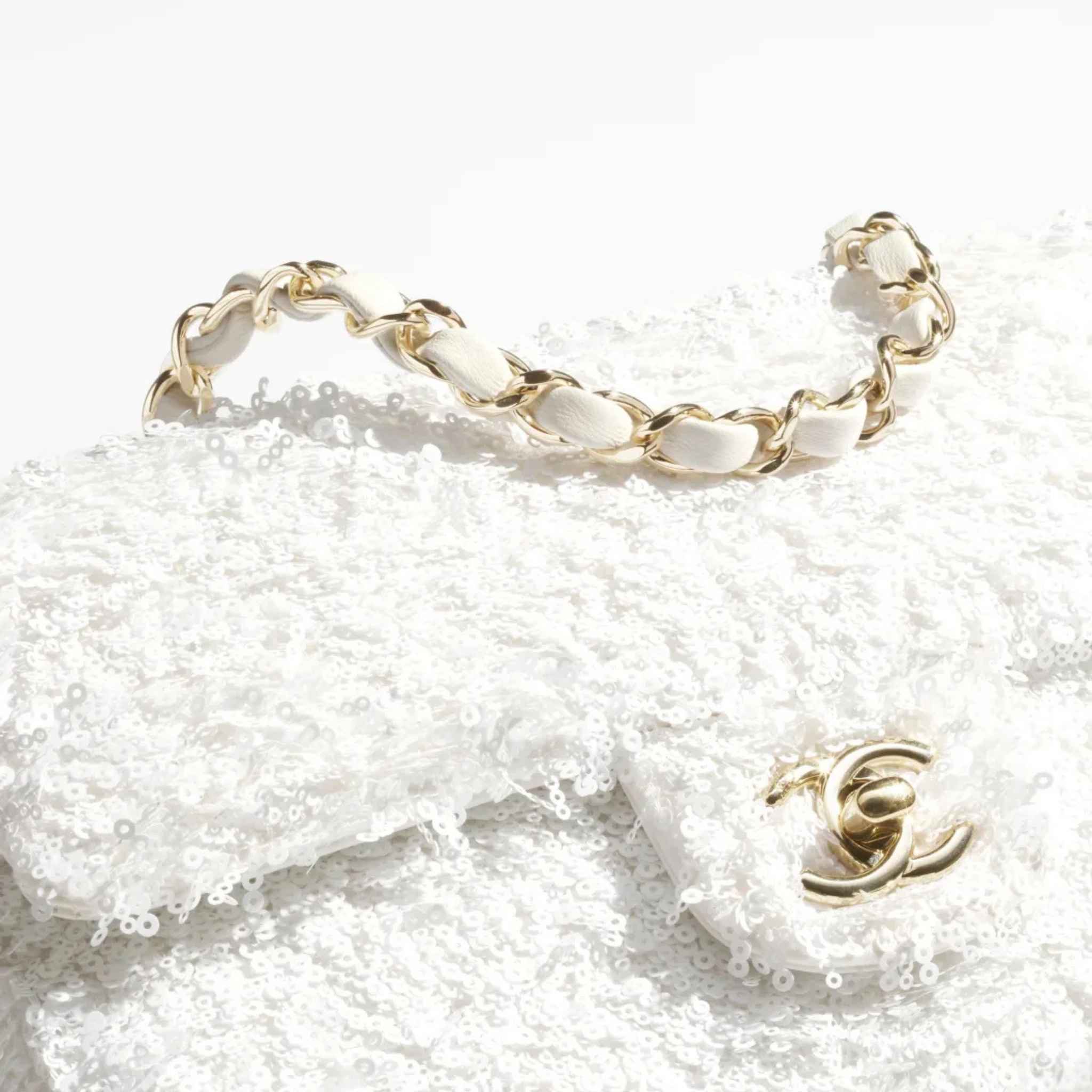 Chanel Evening Bag In Fringed Sequins & Gold Tone Metal, Close