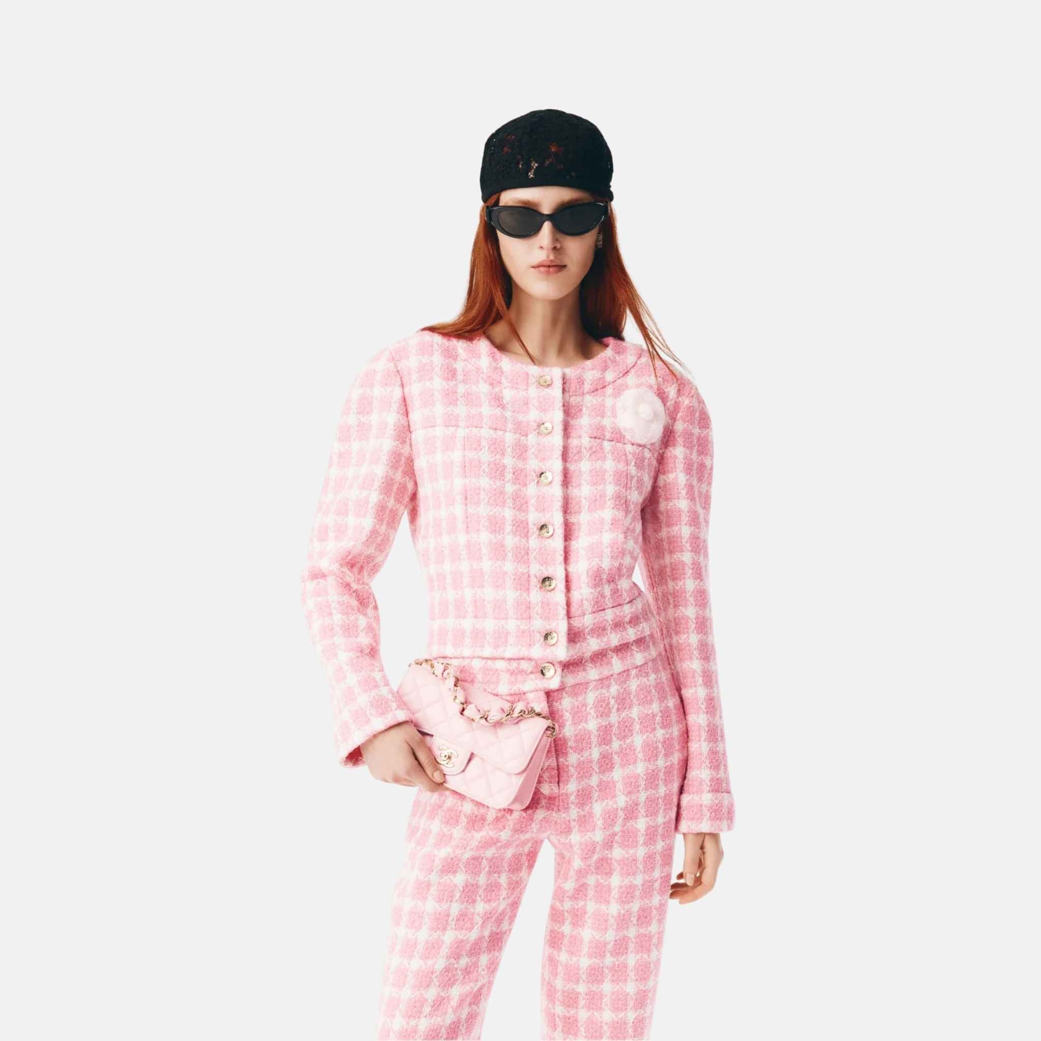 Chanel Jacket in Pink and Ecru Wool Tweed, Front