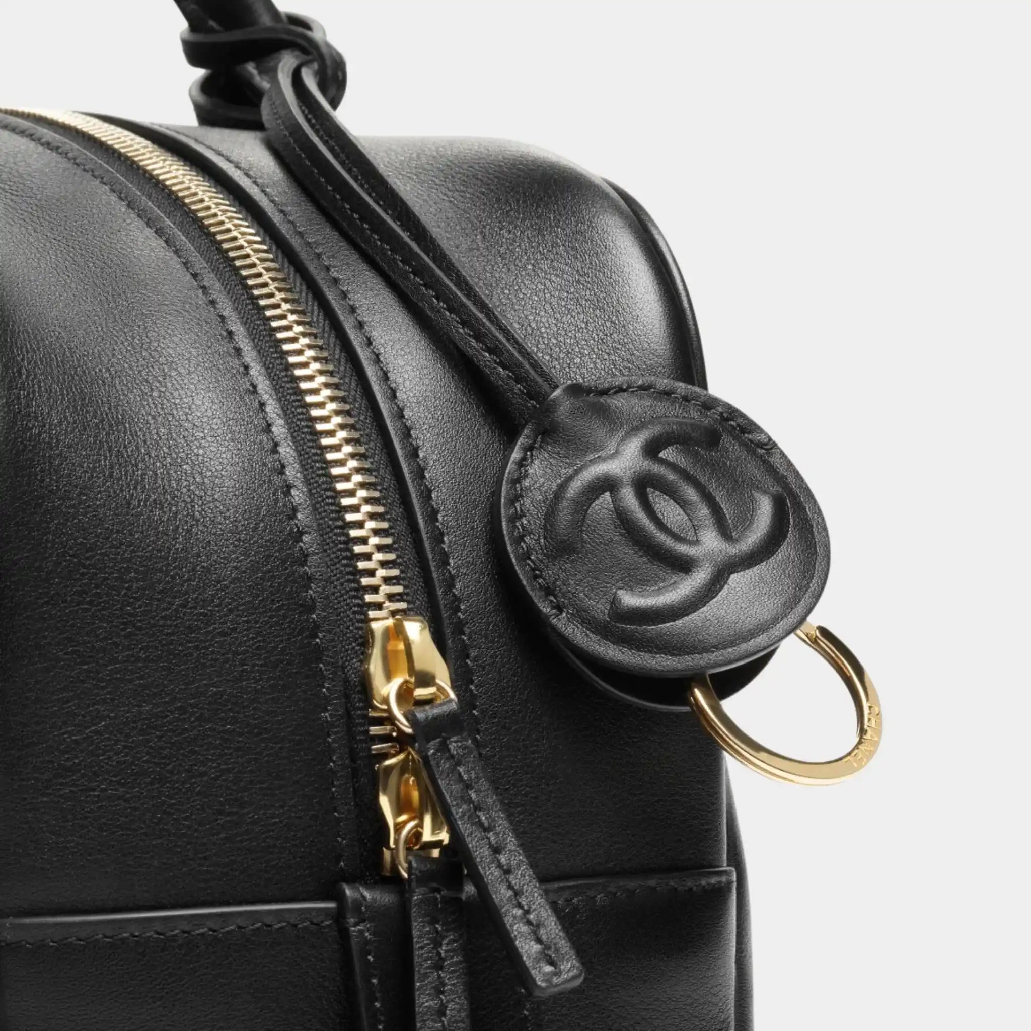 Chanel Large bowling Bag Calfskin & Gold-Plated Metal Black, closeup