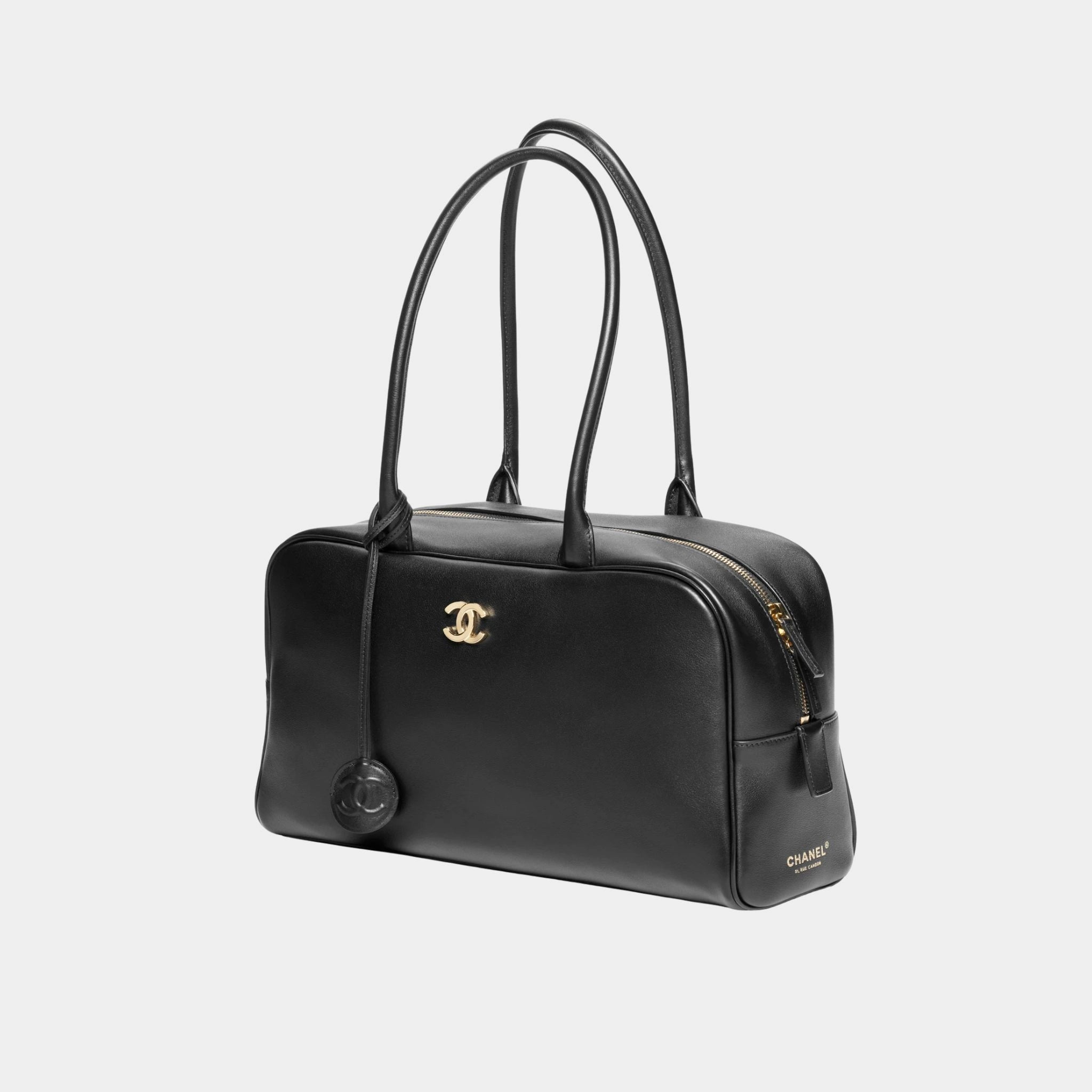 Chanel Large bowling Bag Calfskin & Gold-Plated Metal Black, Front