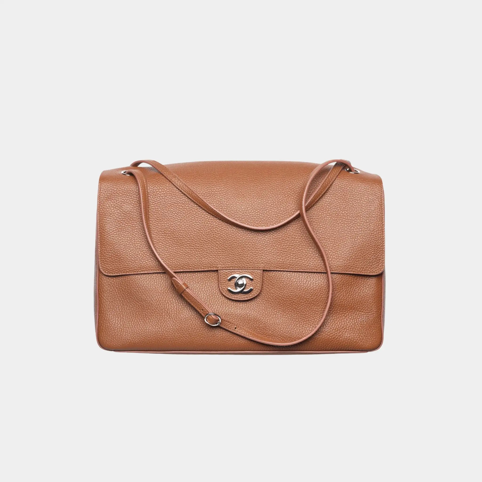 Chanel Maxi Flapbag in Camel Grained Calfskin & Silver Metal, Front