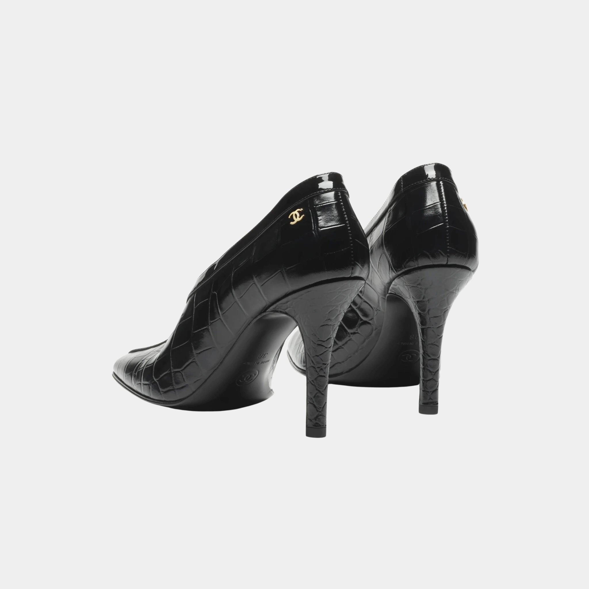 Chanel Pumps in Crocodile Embossed Calfskin & Patent Calfskin, Black, Back