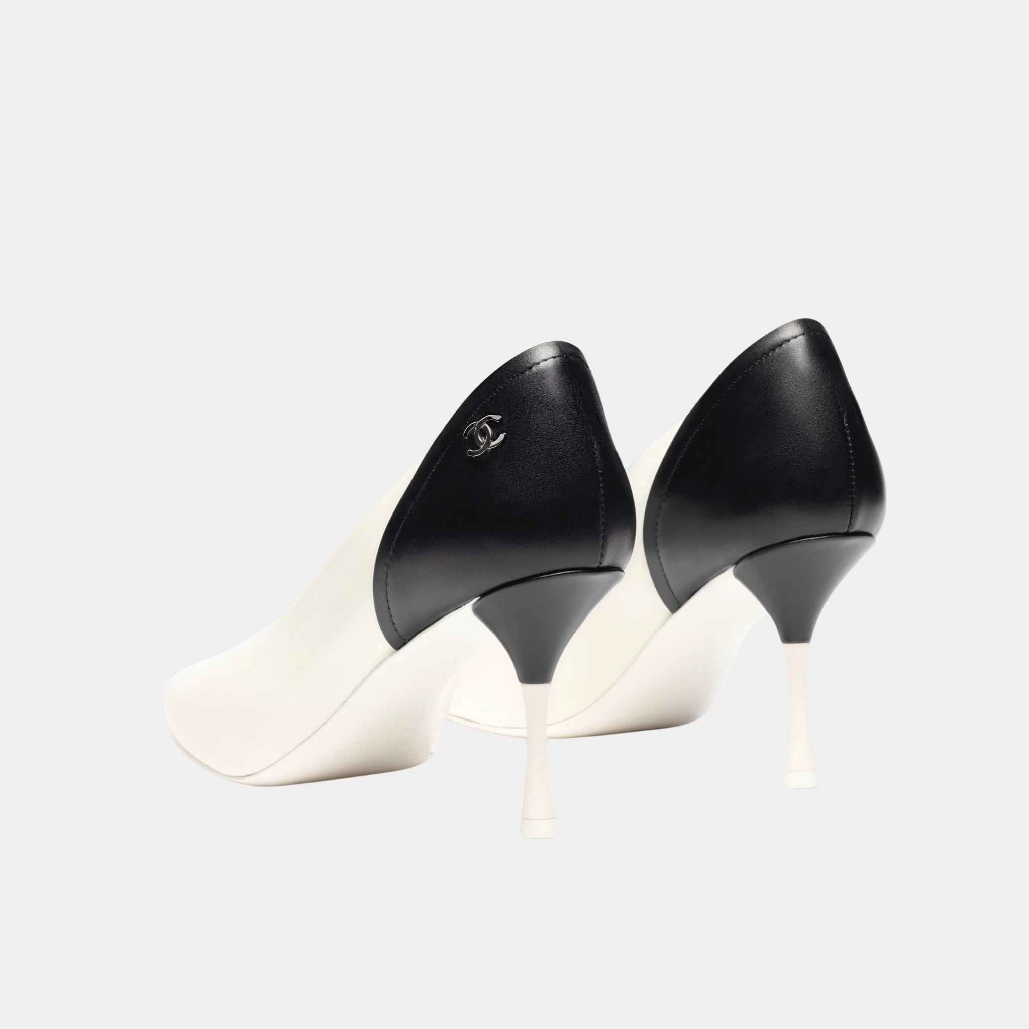 Chanel Pumps in Lambskin & Calfskin, White Black, Back