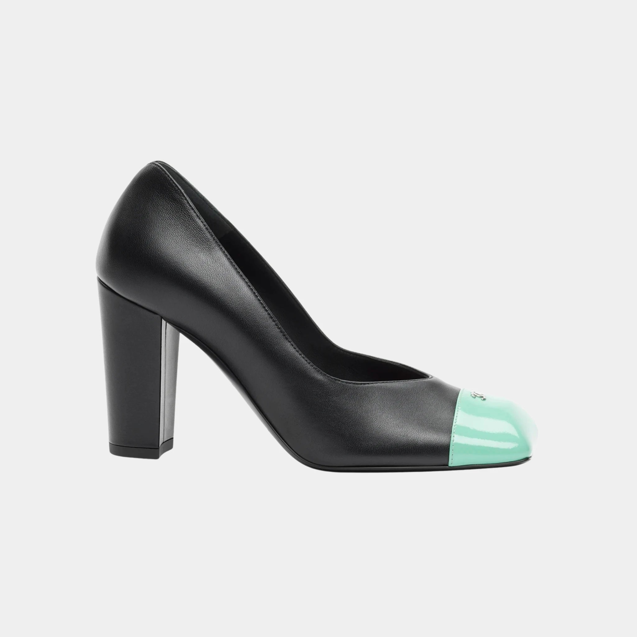 Chanel Pumps in Lambskin & Patent Calfskin, Black Green, Side