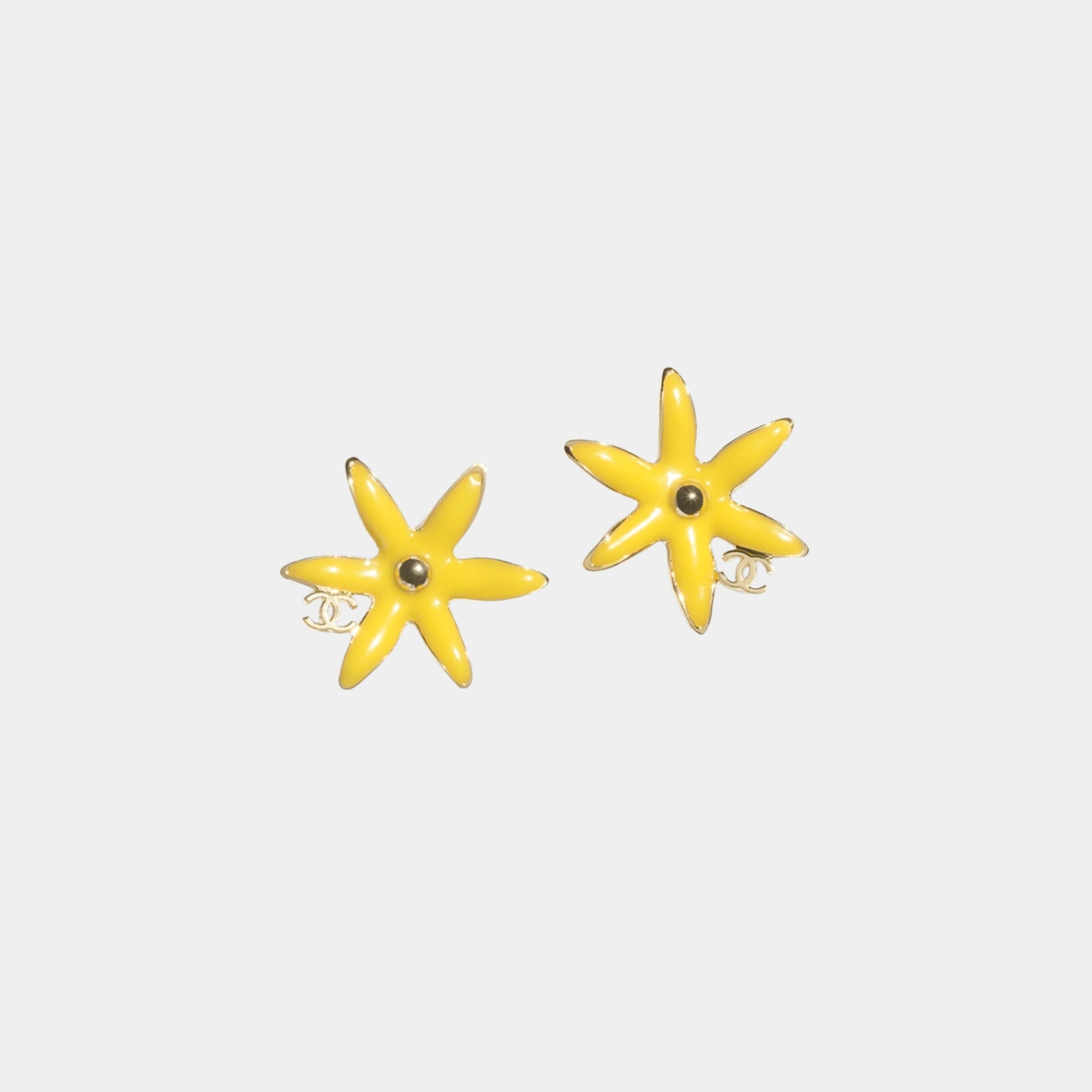 Chanel Star Flower Stud Earrings in Metal & Resin, Gold & Yellow, Front