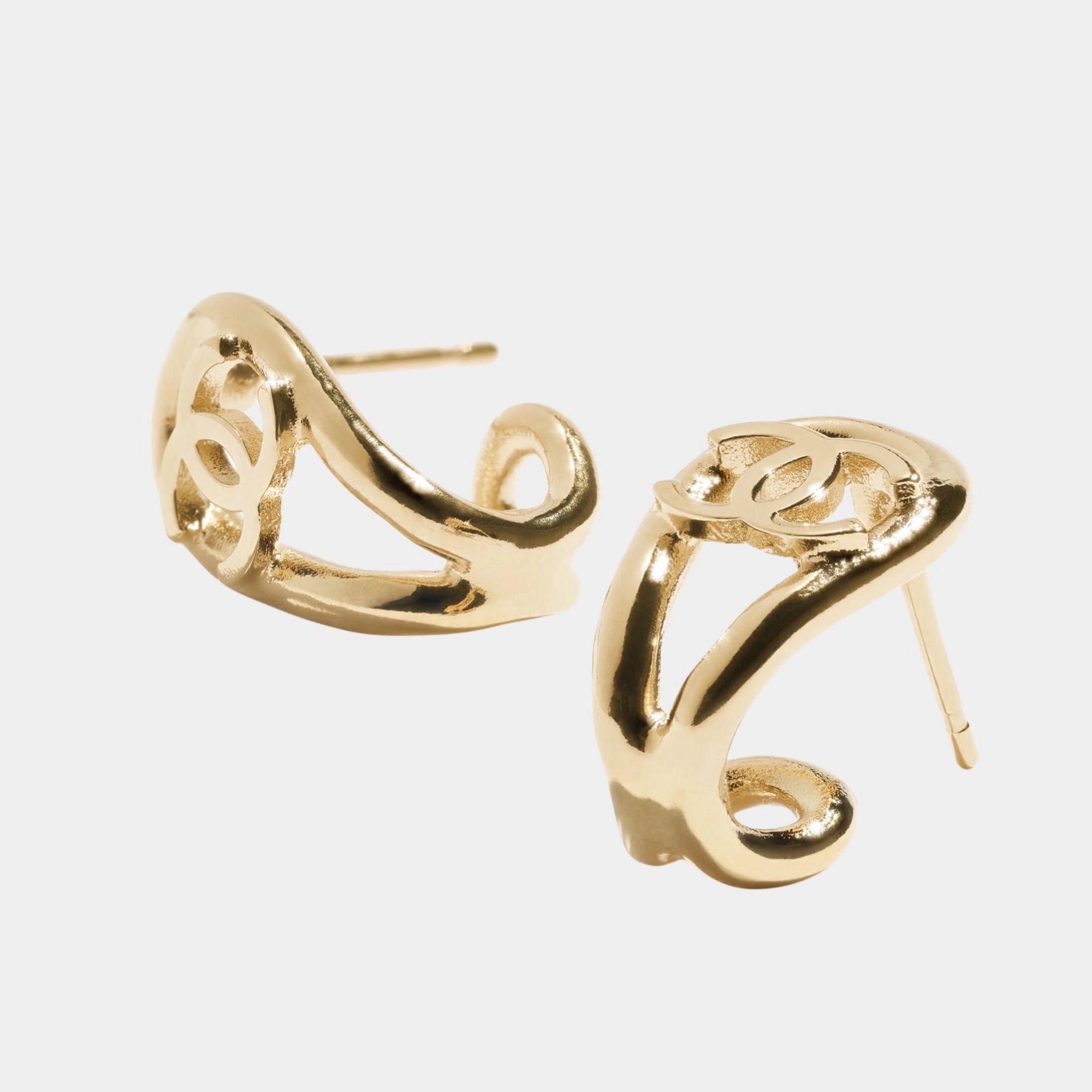 Chanel Pendant Earrings Metal & Glass Pearls Gold & Pearly White, Closeup