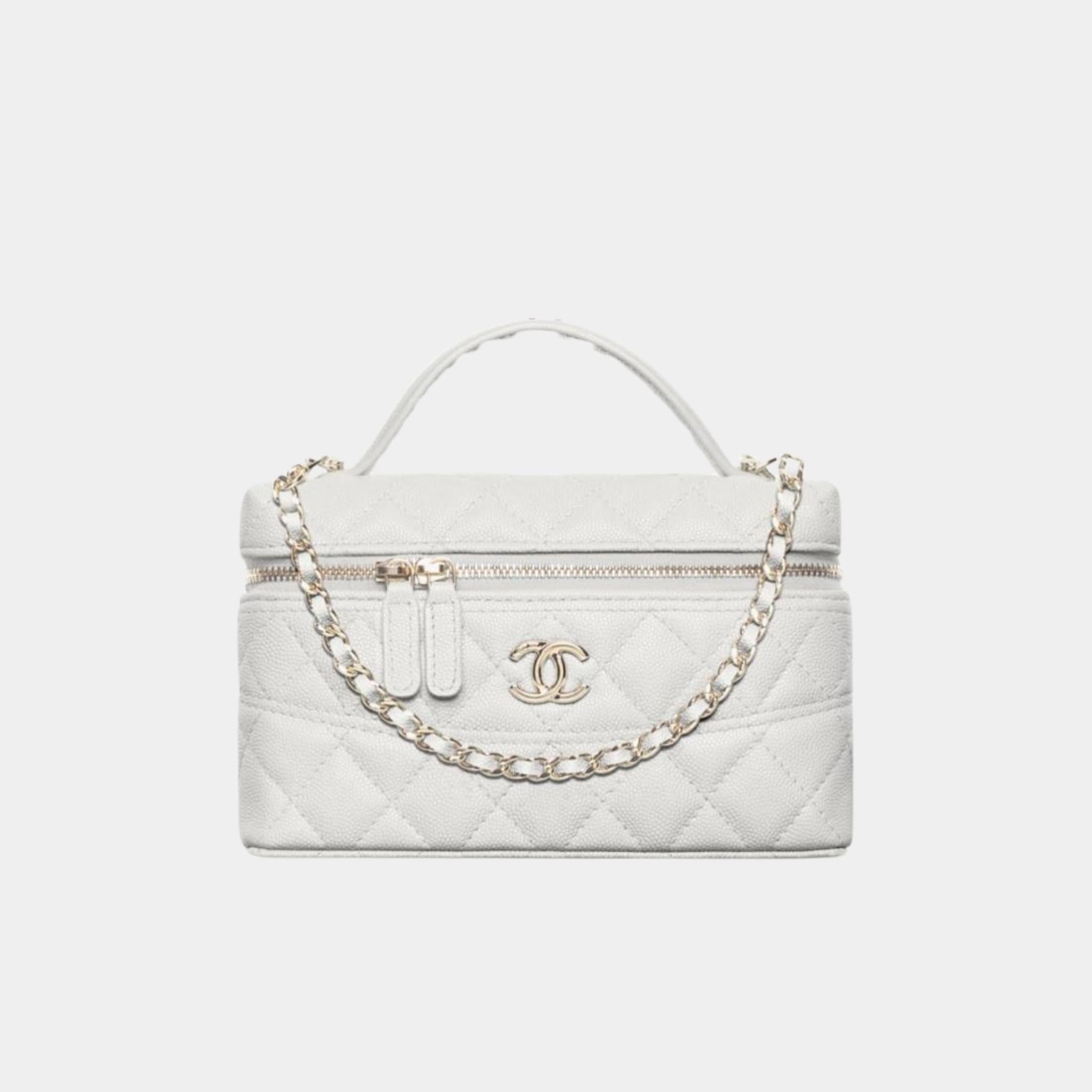 Chanel Vanity with Chain in Grained Calfskin and Gold Toned Metal, Light Grey