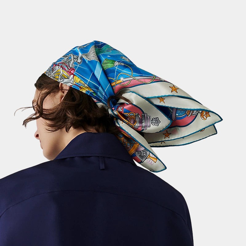 Hermes Chorus Stellarum scarf 70, Gris Perle, Bleu Azur, Model