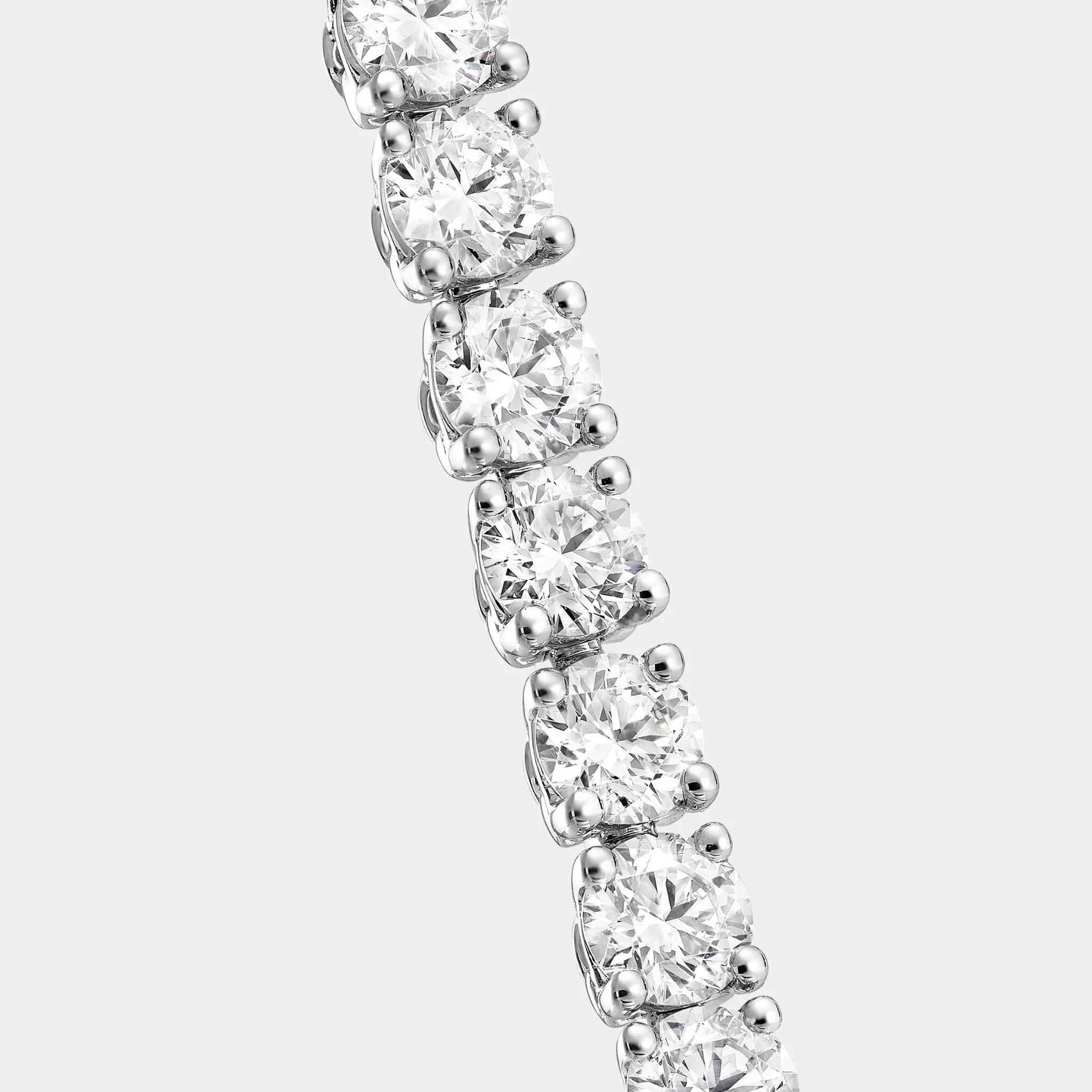 Classic Graff Round Diamond Slim Bracelet, Close