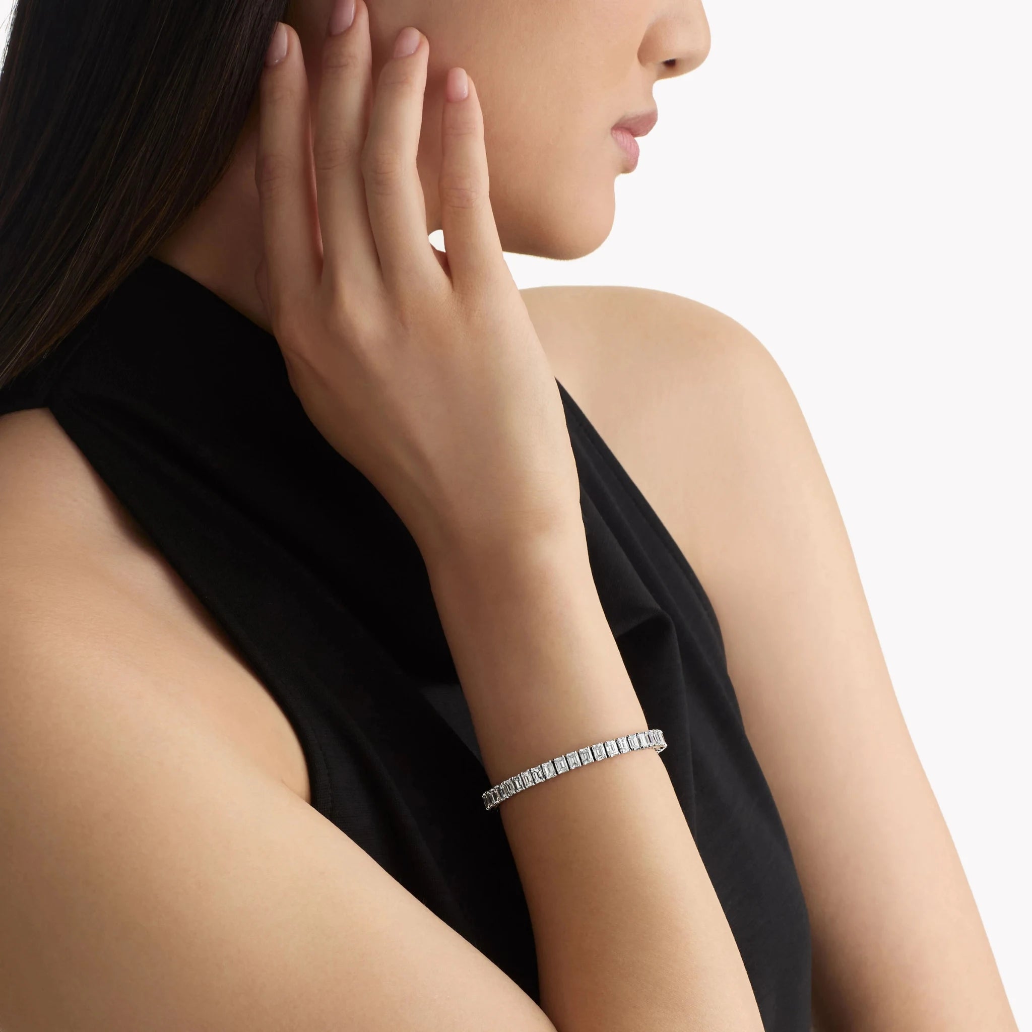 Classic Graff Slim Emerald Cut Diamond Bracelet, Model