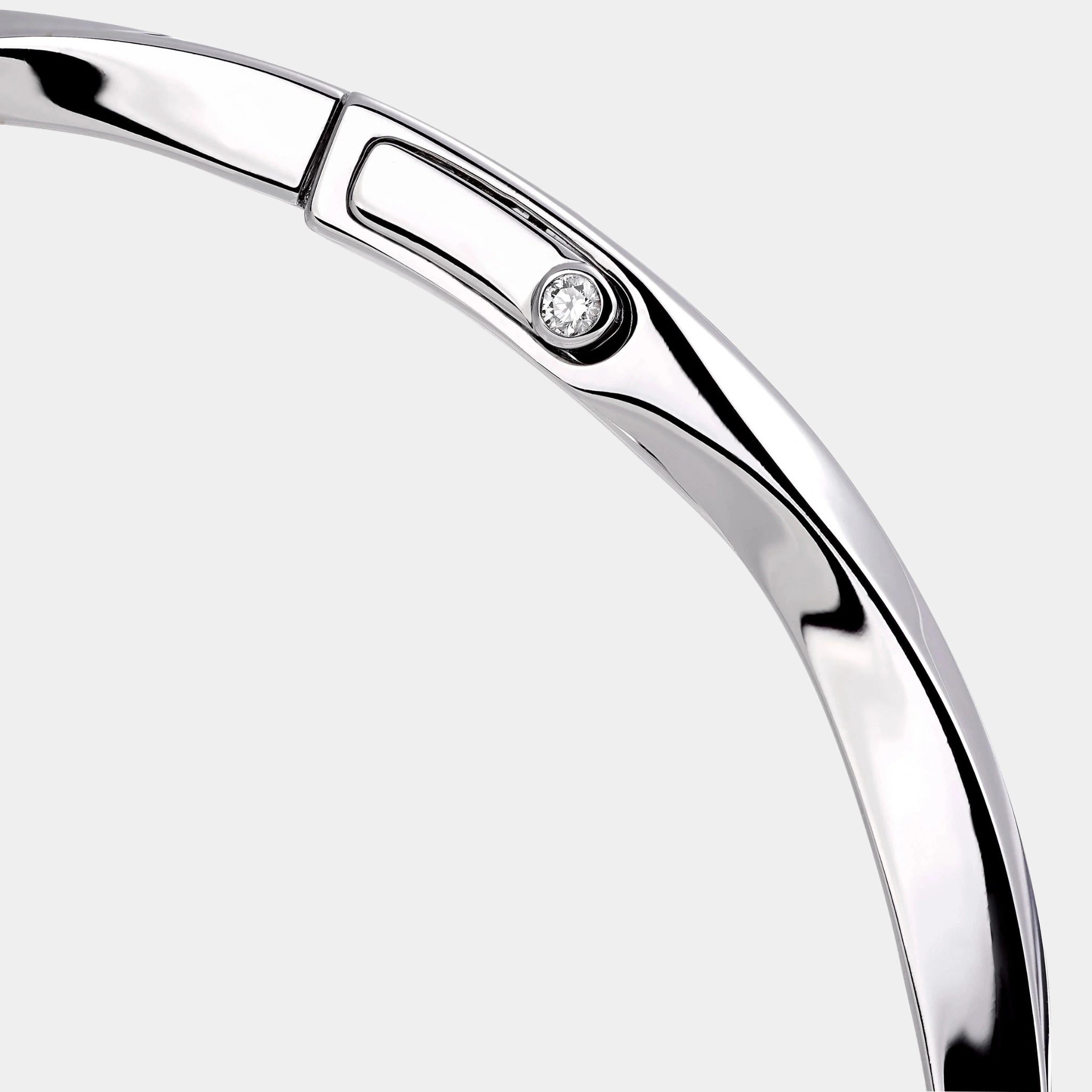Graff Spiral White Gold Bangle, Close