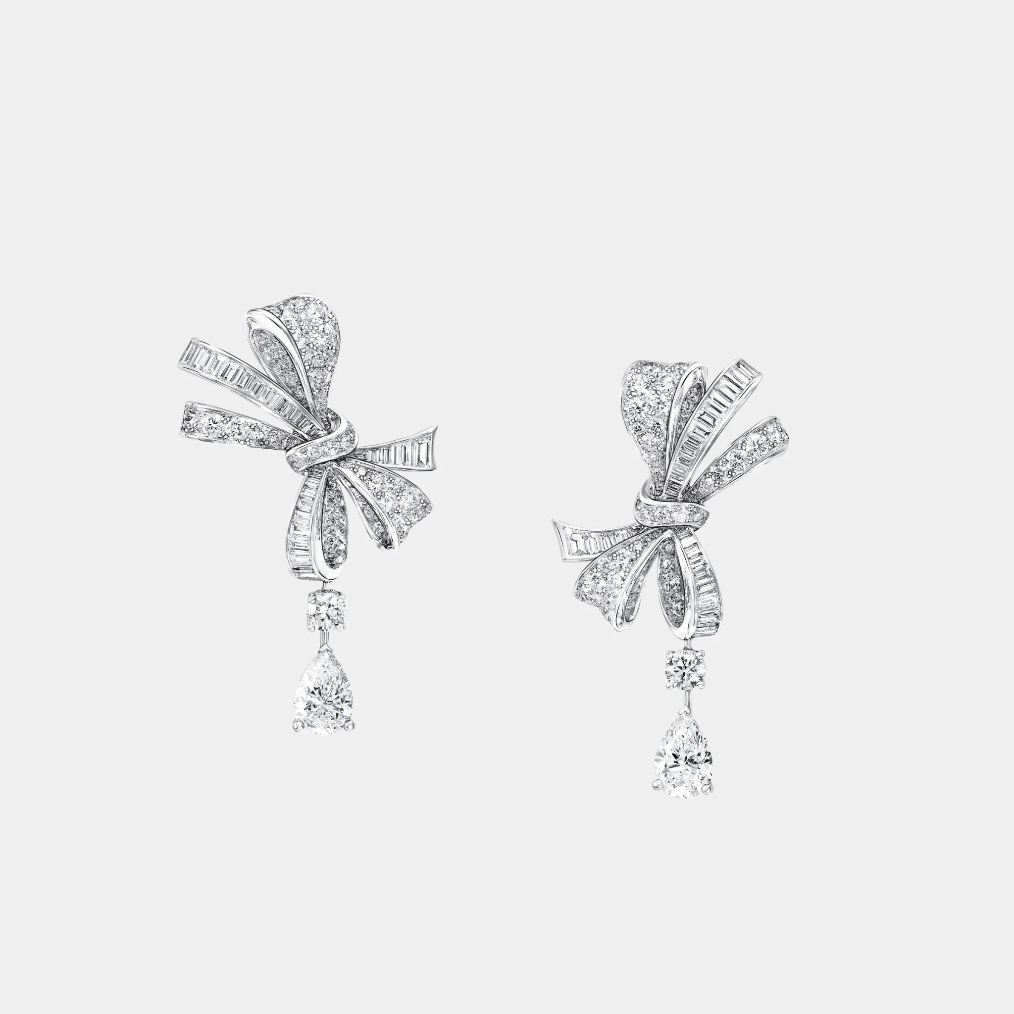 Graff Tildas Bow Classic Diamond Drop Earrings, Front