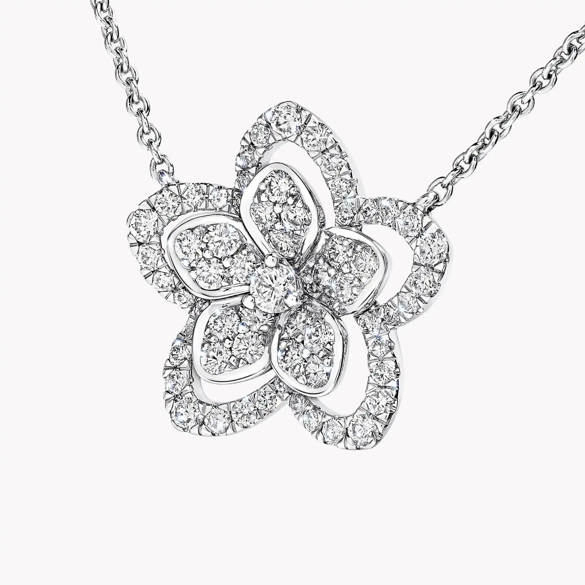 Graff Wild Flower Diamond Pendant, Close