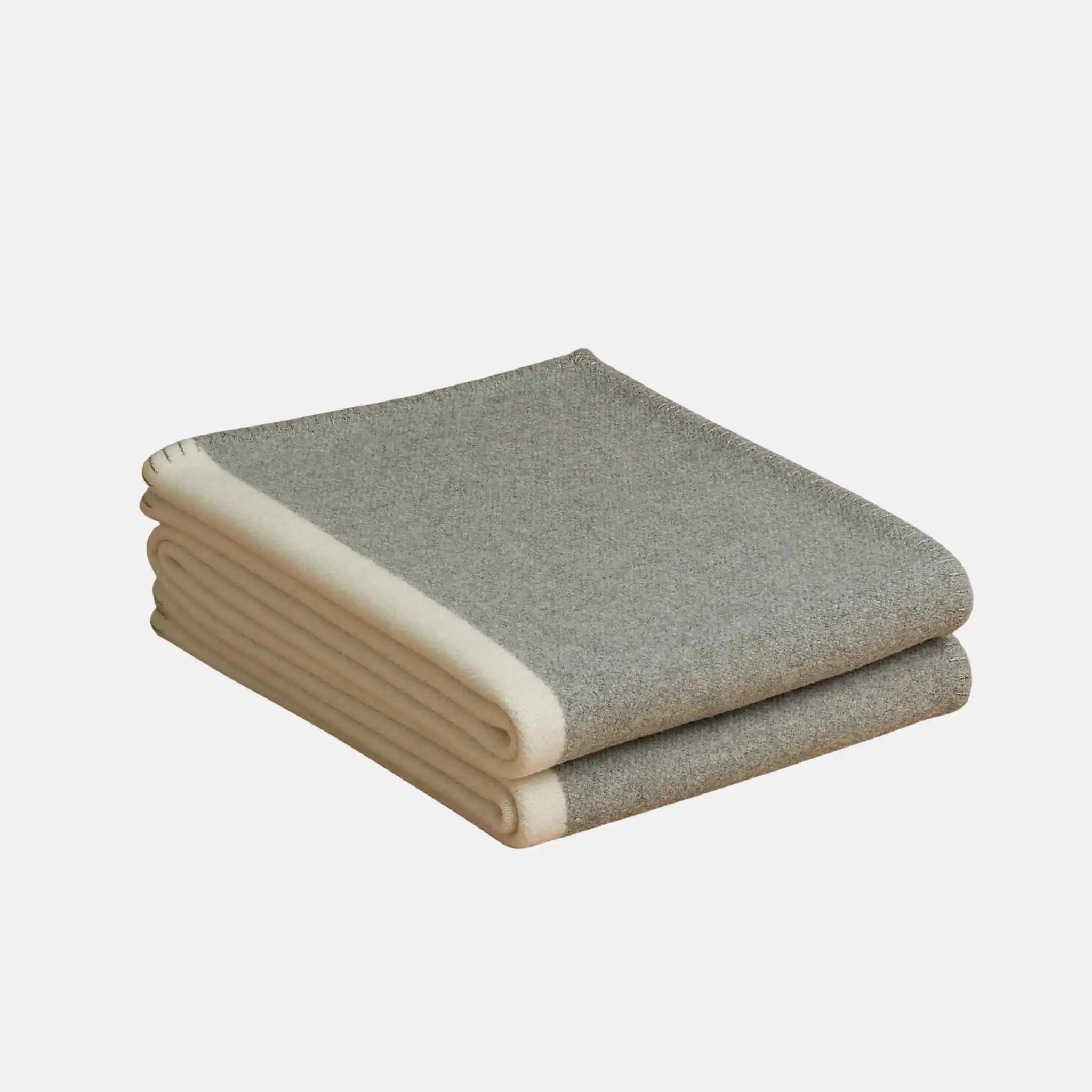 Hermes Avoine Blanket, Craie, Fold