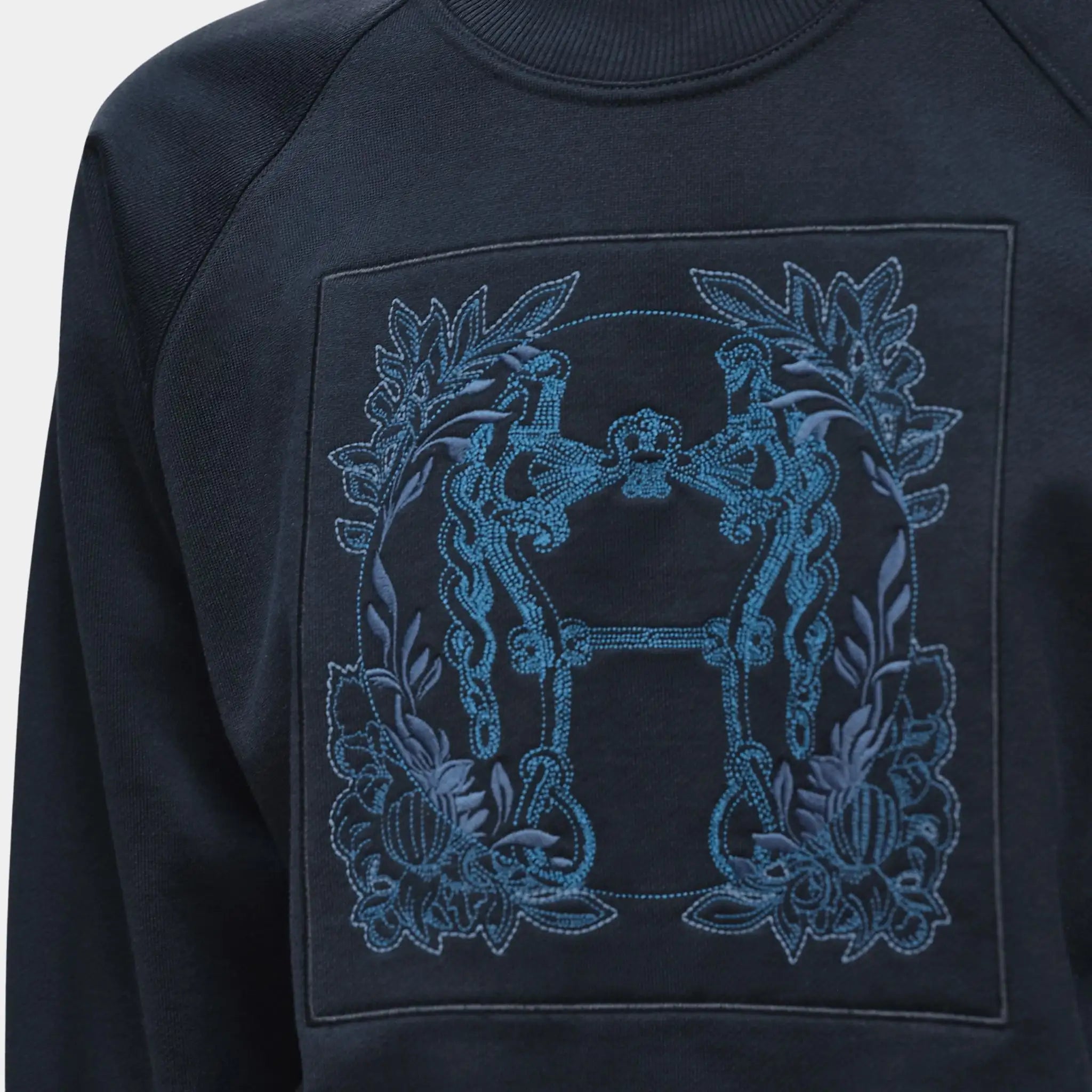 Hermes Della Cavalleria Raglan Sleeve Embroidered Sweatshirt, Bleu Marine, Close