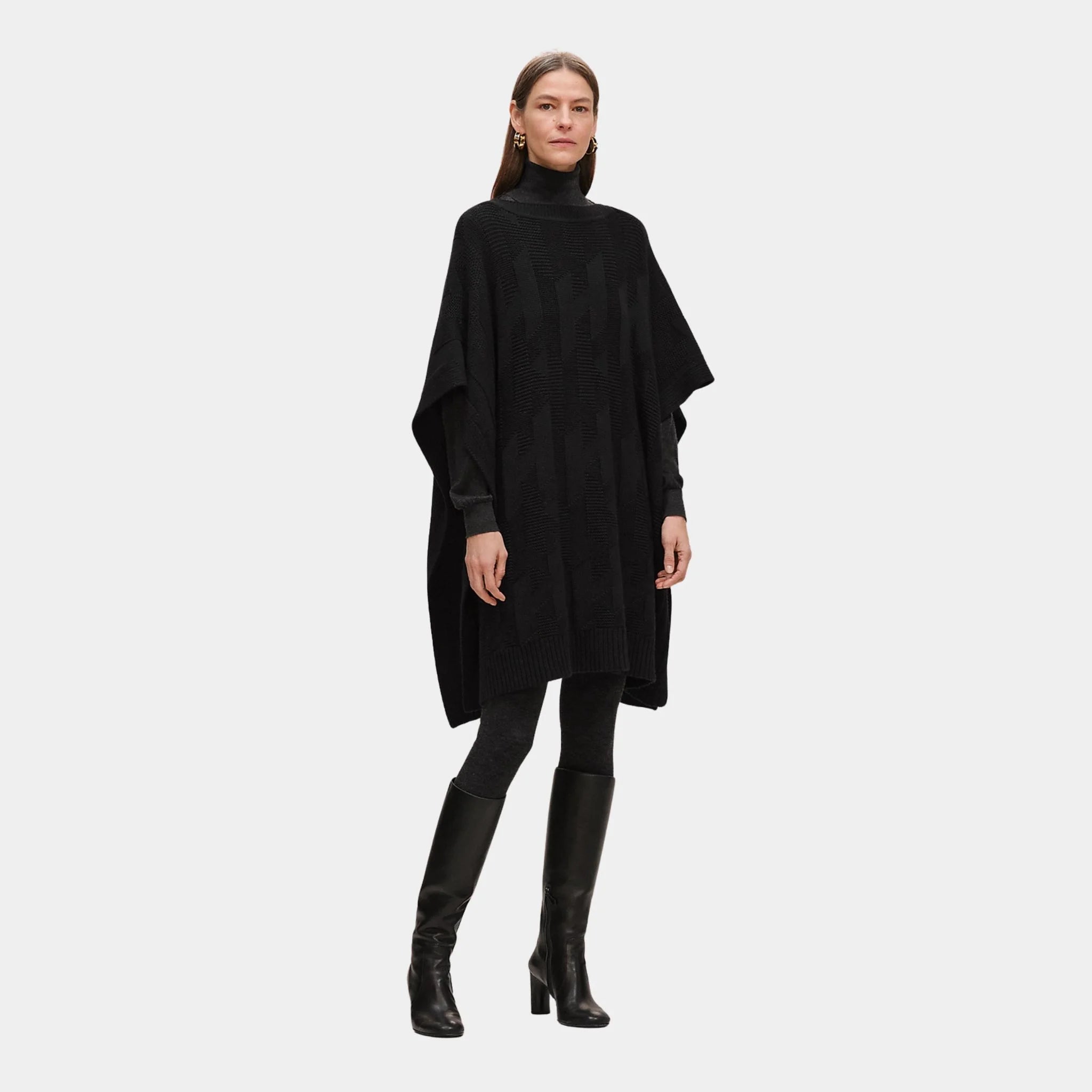 Hermes H Rectangular Cape Poncho in Plain Wool Knit, Noir, Front
