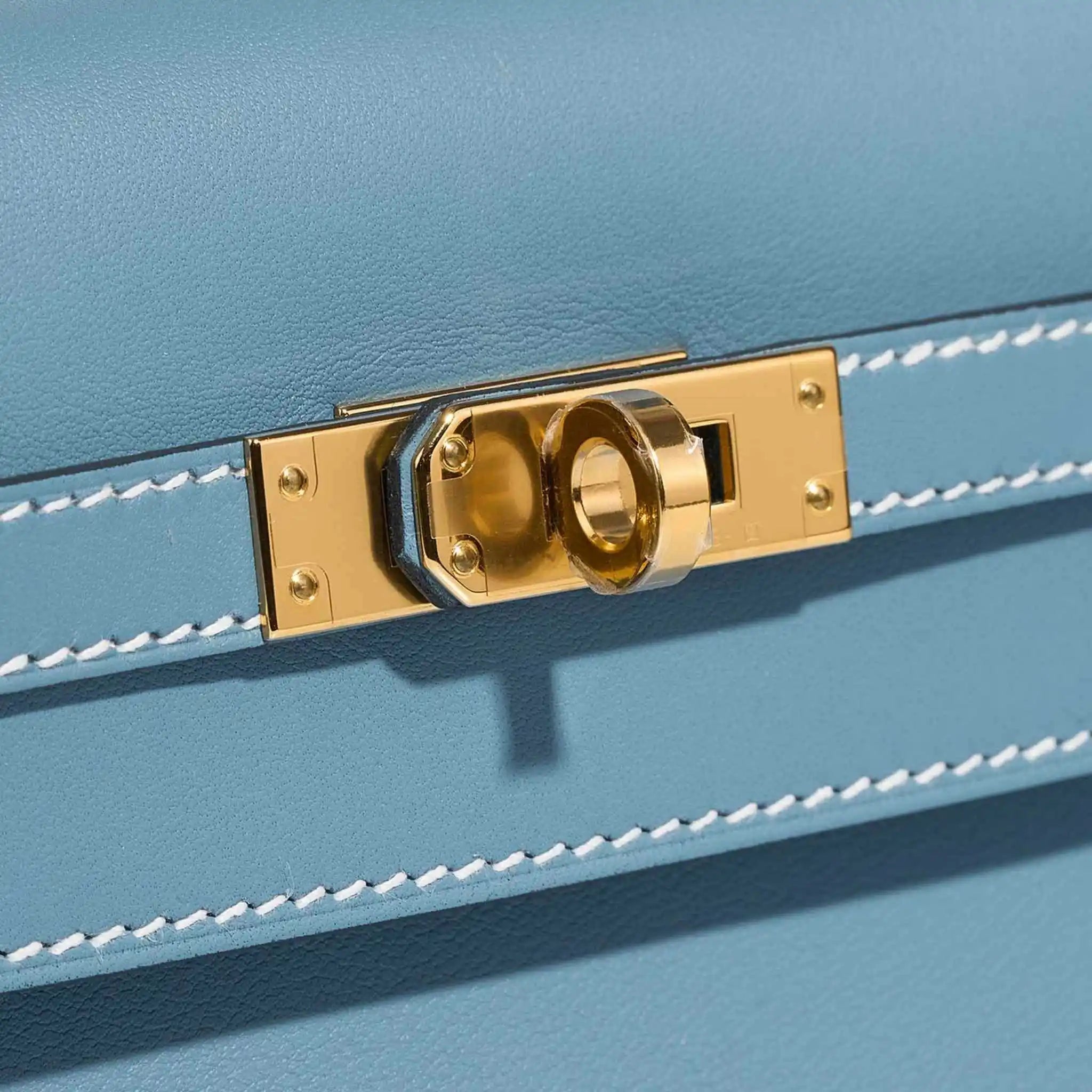 Hermes Kelly Pochette Swift Bleu Jean, Close Up