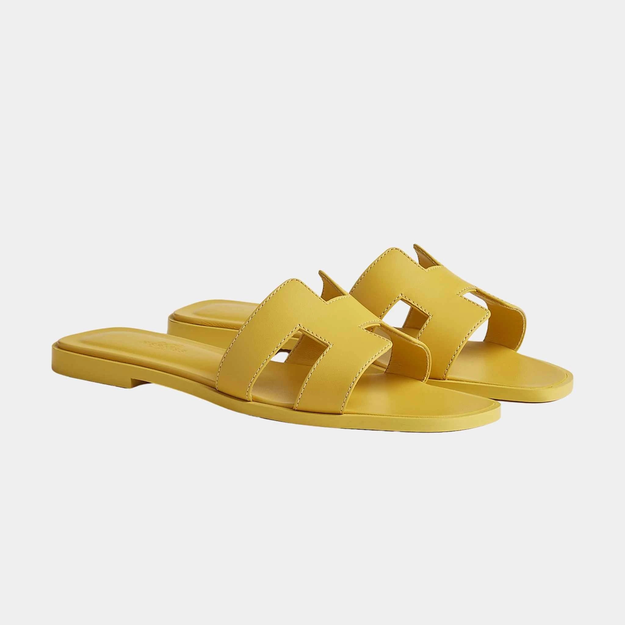 Hermes Oran Sanda Calfskin, Jaune, Front