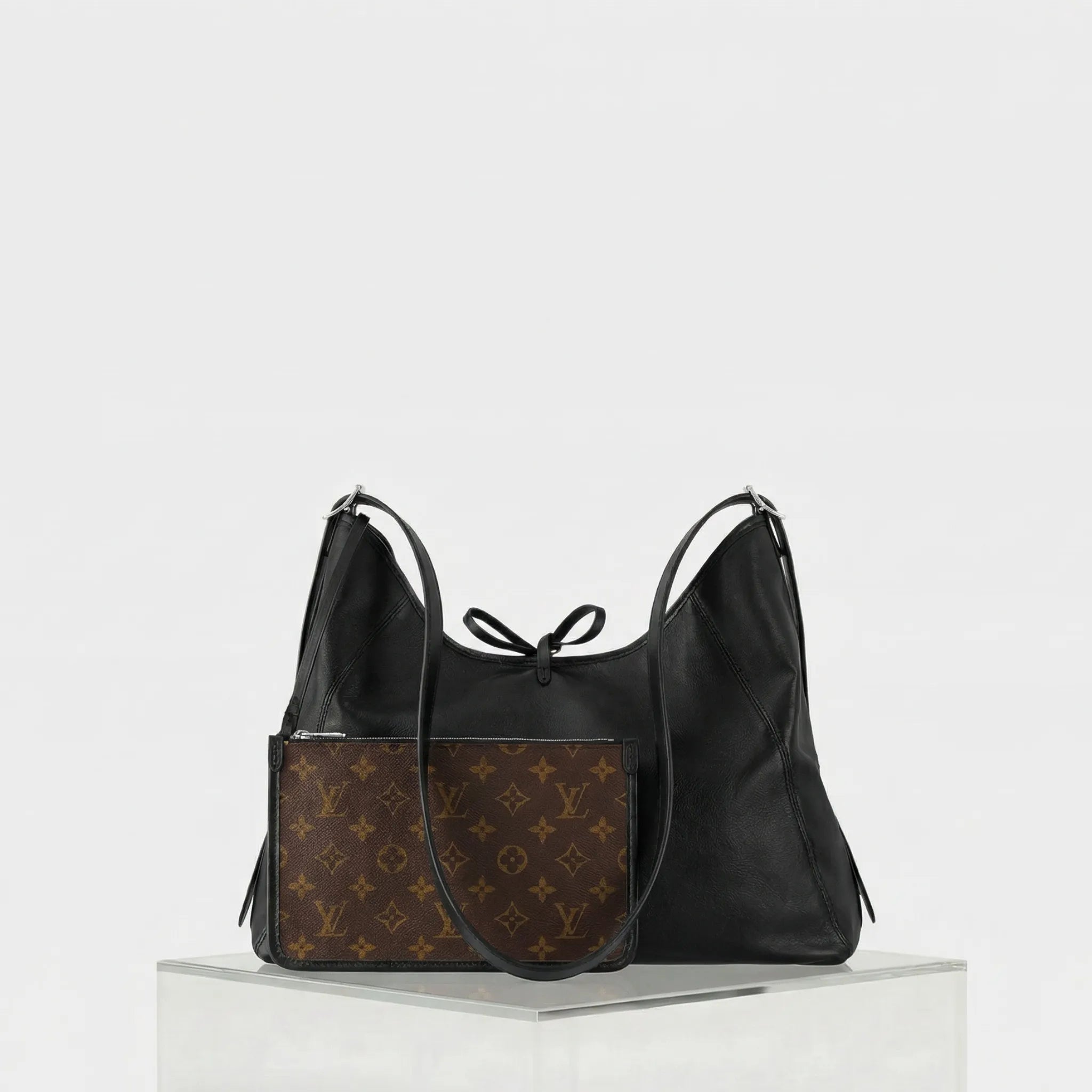 Louis Vuitton CarryAll Vibe MM, Pouch