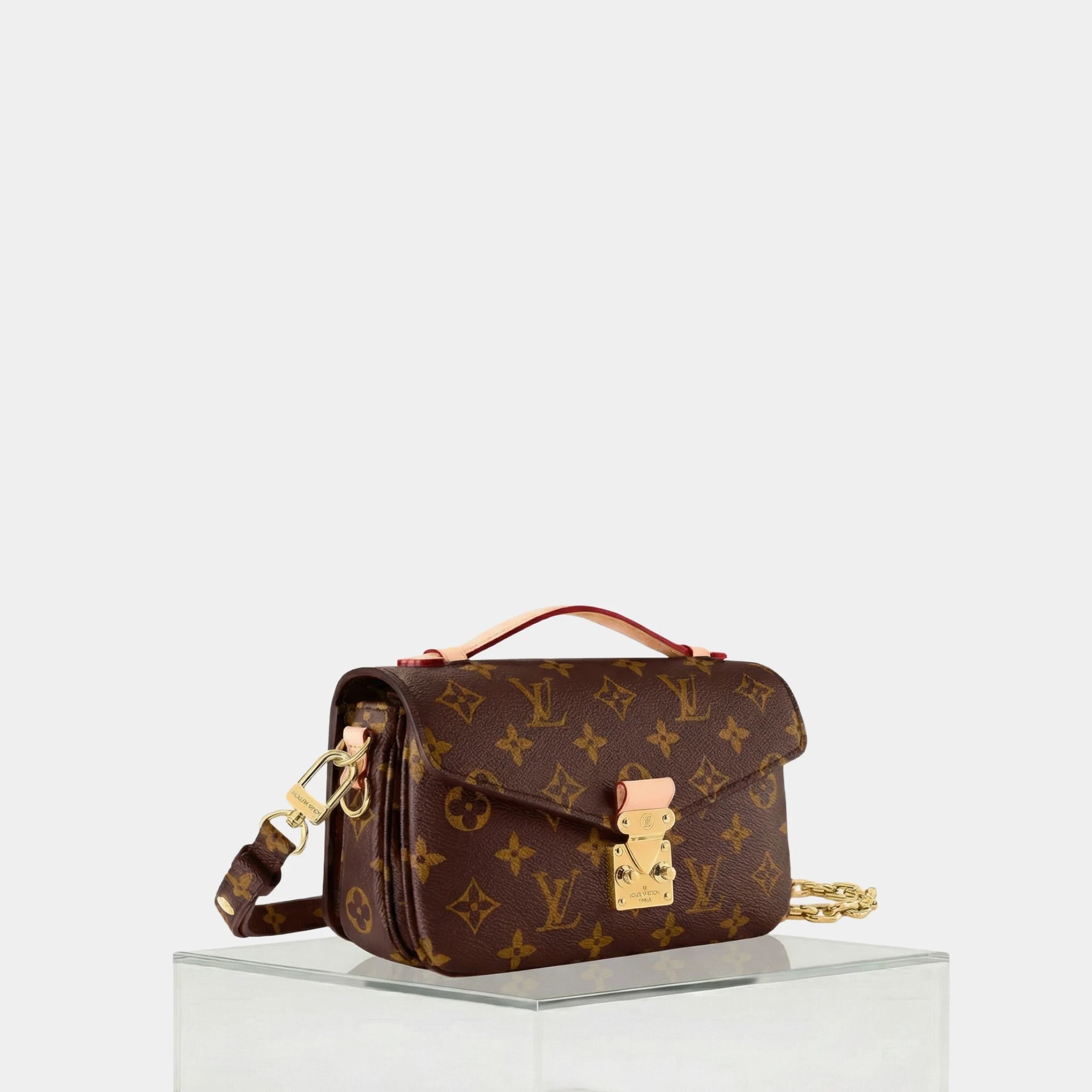 Louis Vuitton Pochette Métis East West Monogram Canvas, Side