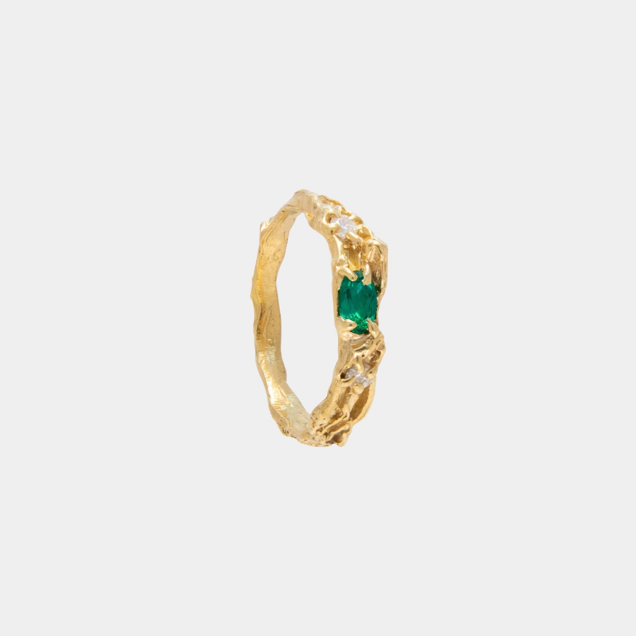 Rosea Emerald Moissanite Ring