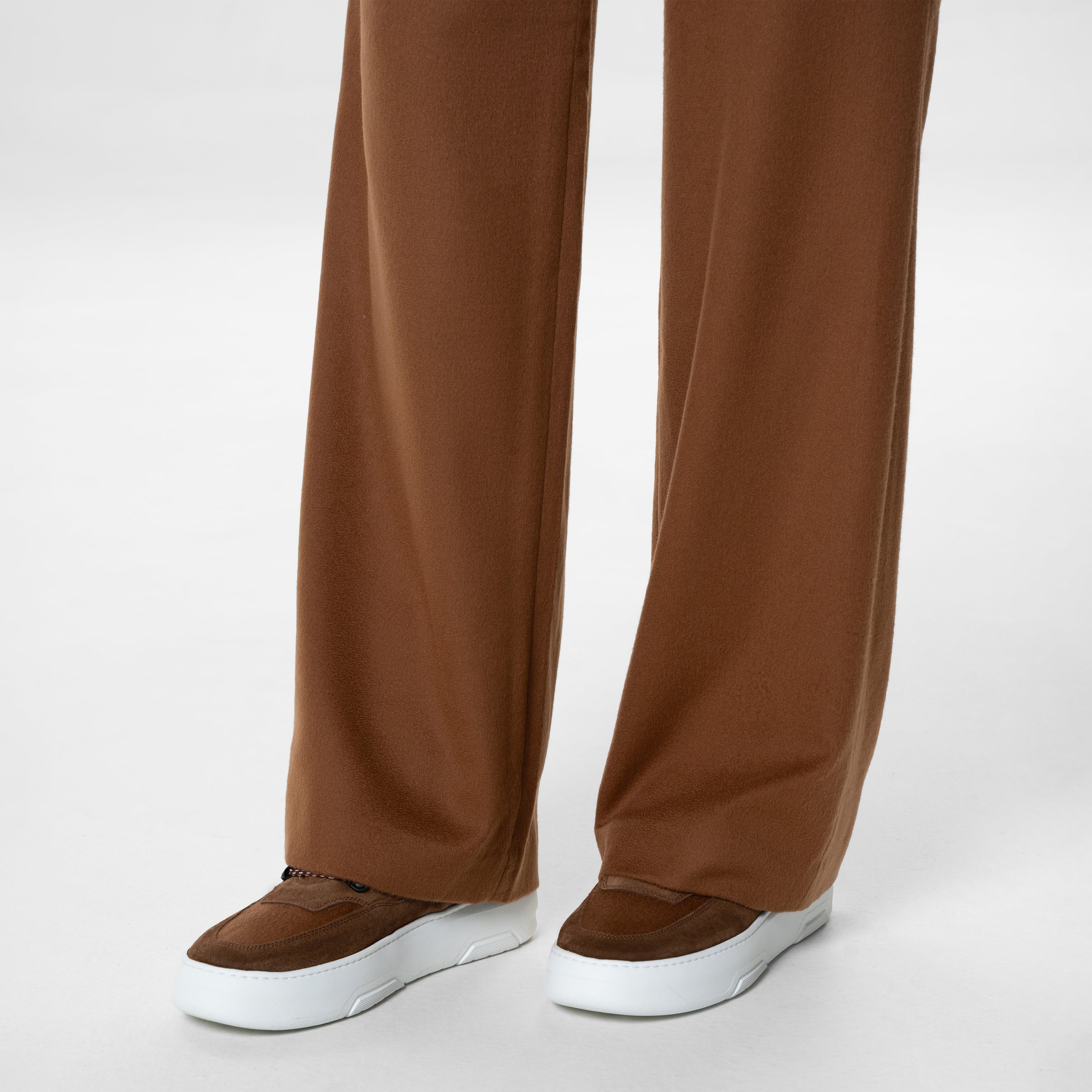 Ogier Valencia Sneakers Calfskin & Mink, Model