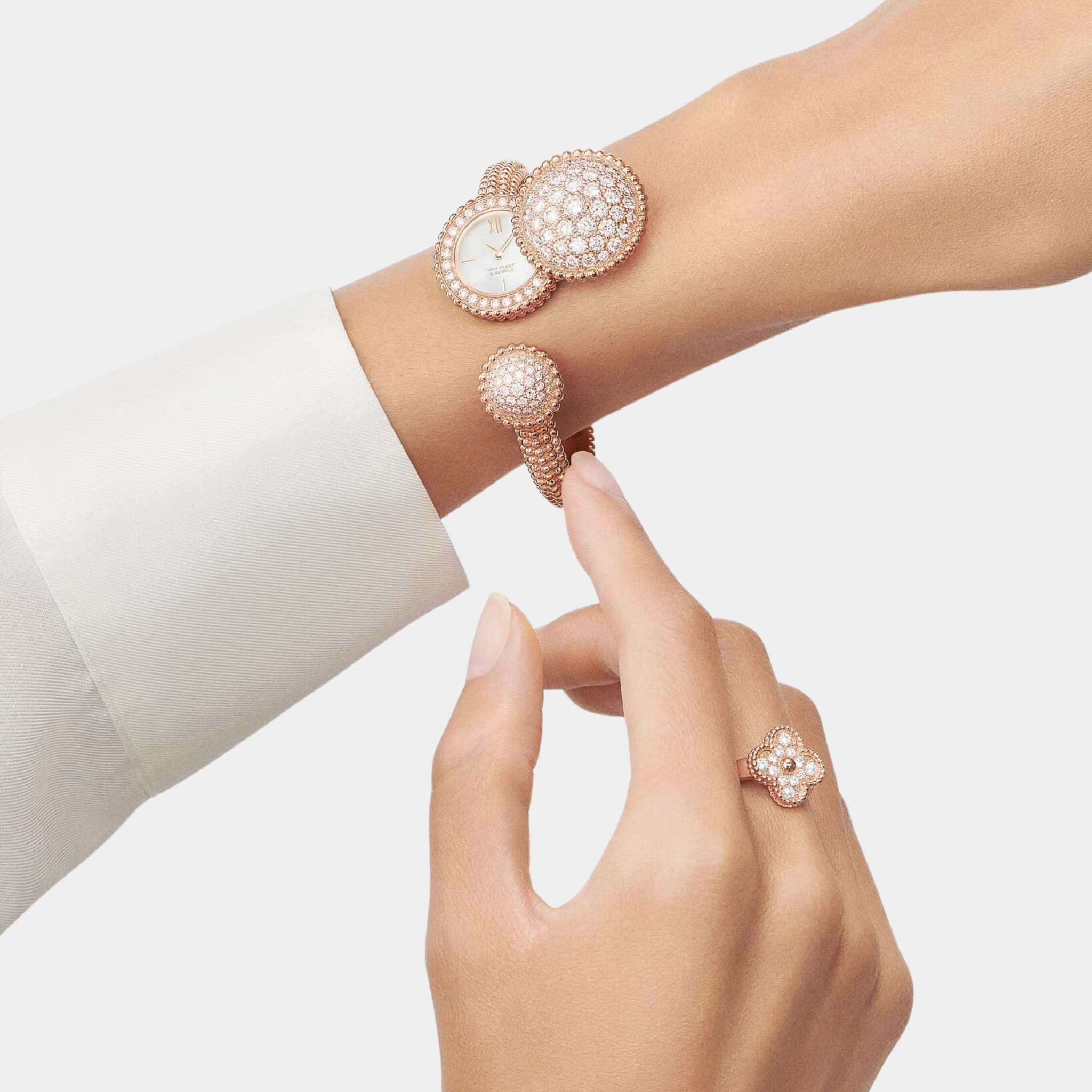 Perlée Toi & Moi Watch Medium Model Rose Gold Diamond Mother Of Pearl, Model, Opened Face