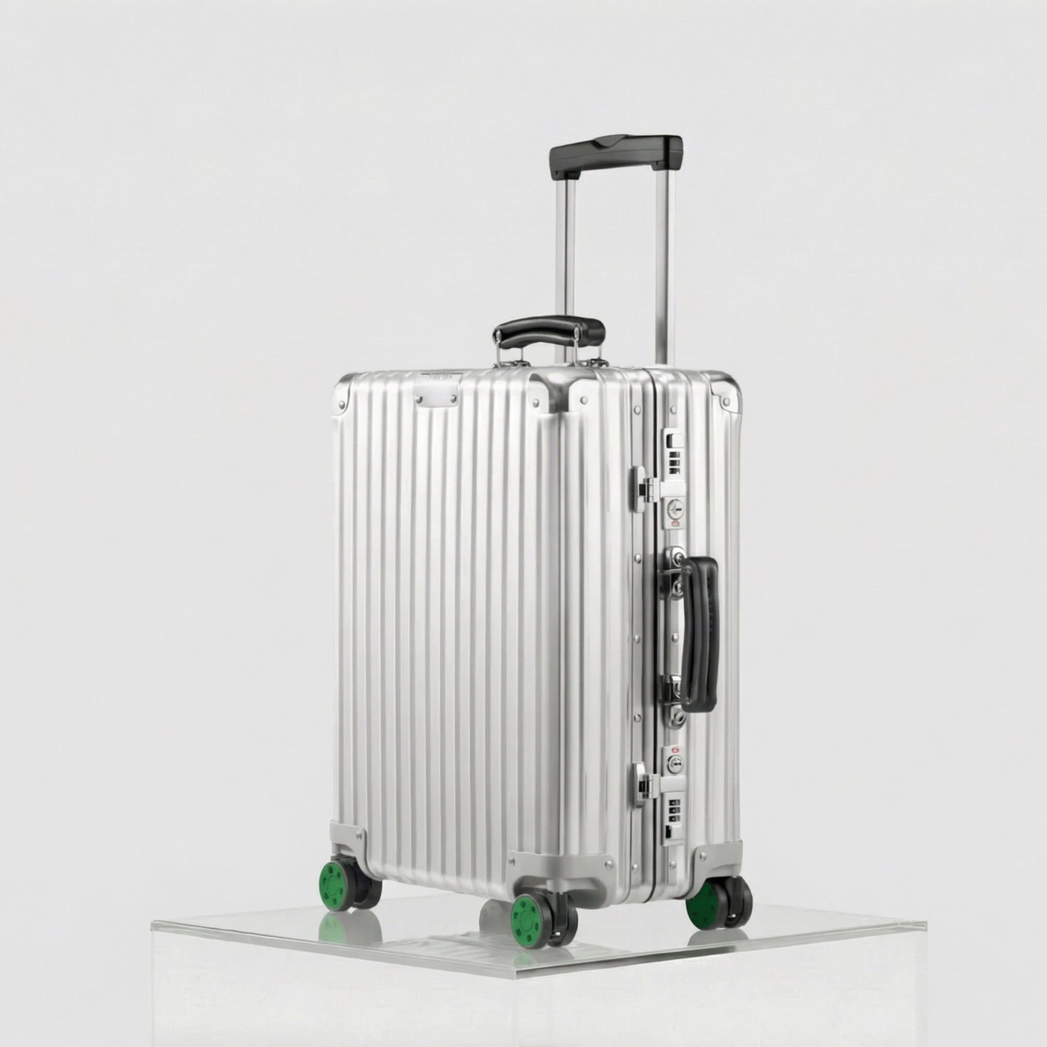 Rimowa Classic Wheels Set, Clover Green, Luggage