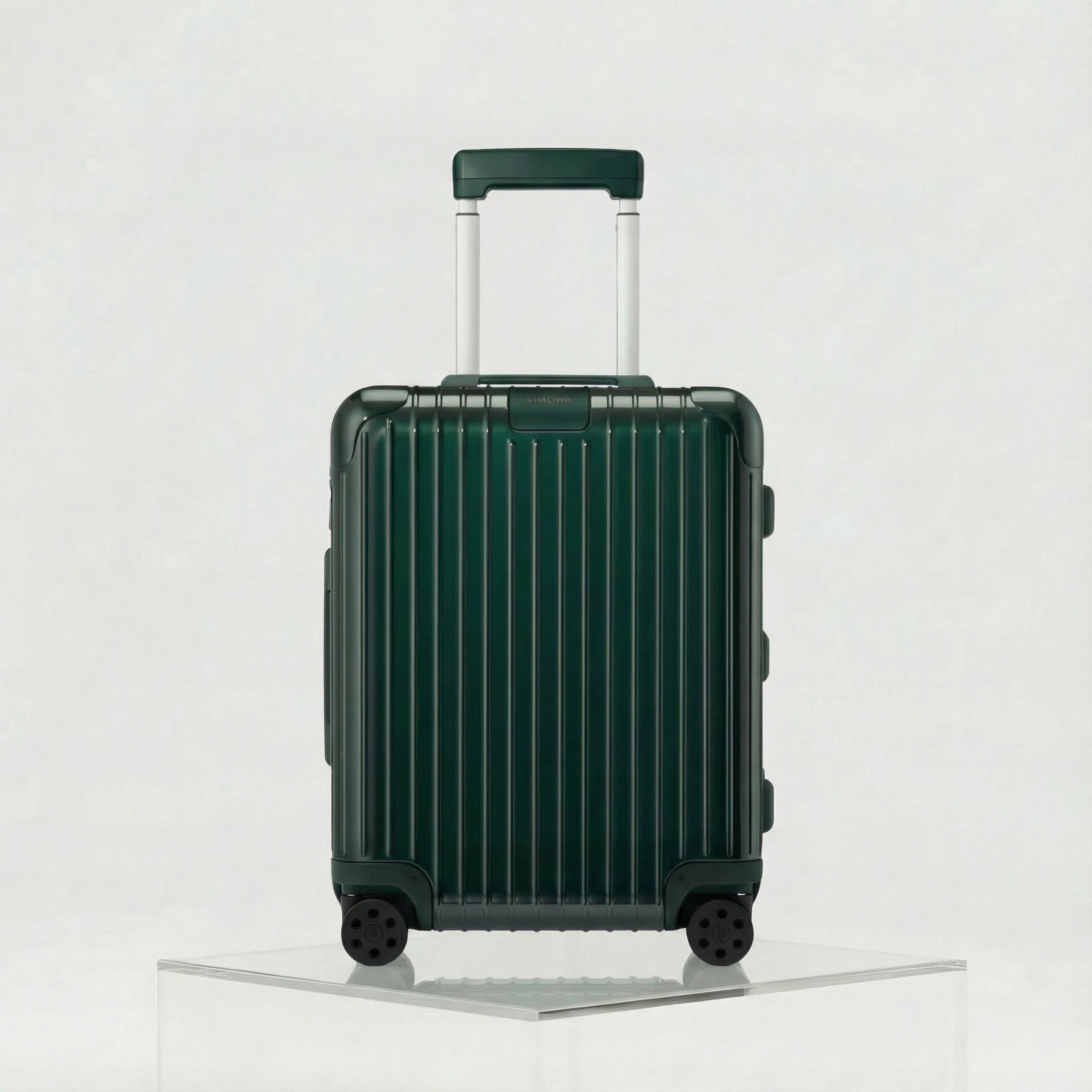 Rimowa Essential Cabin Plus, Front
