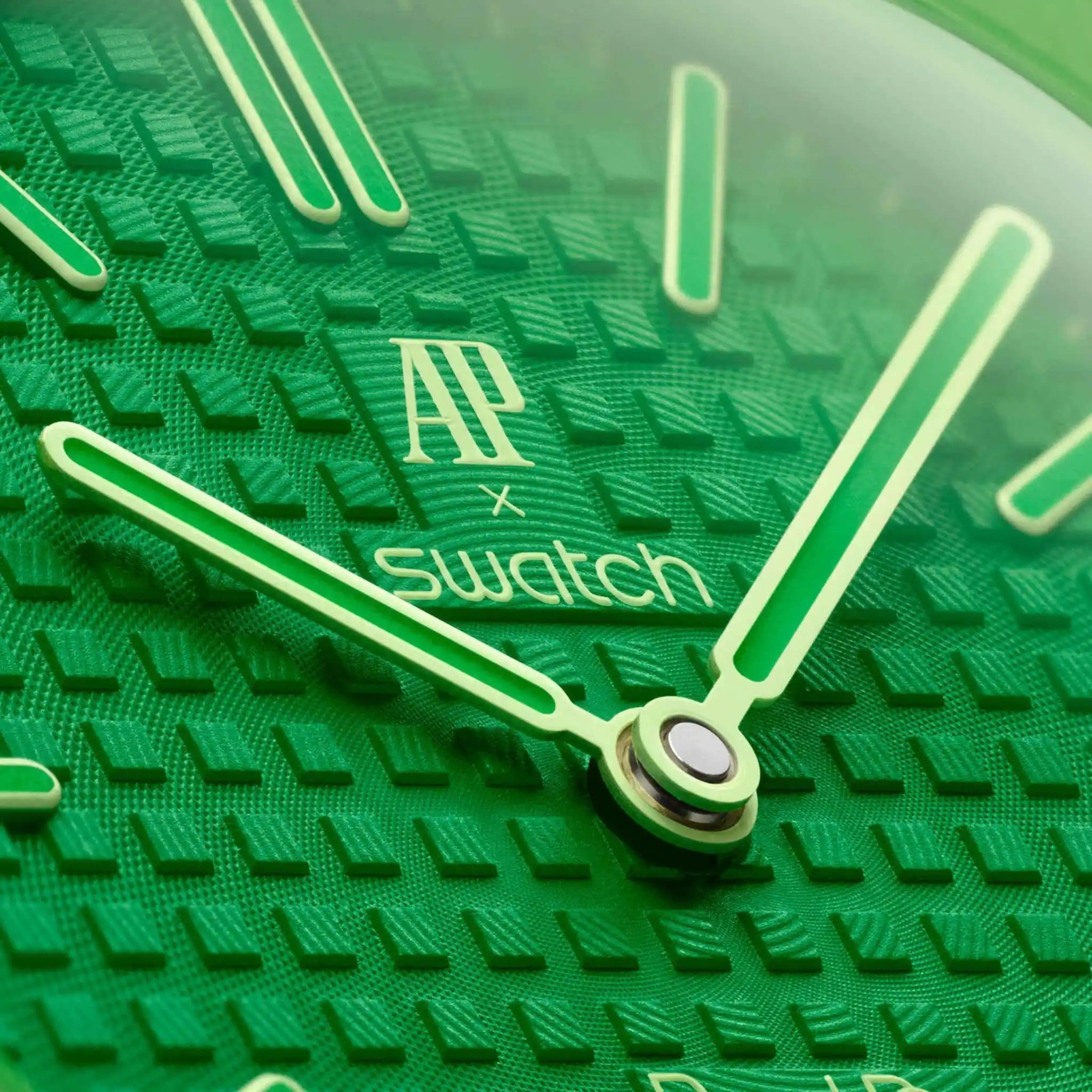 Swatch Royal Pop green eight, closeup