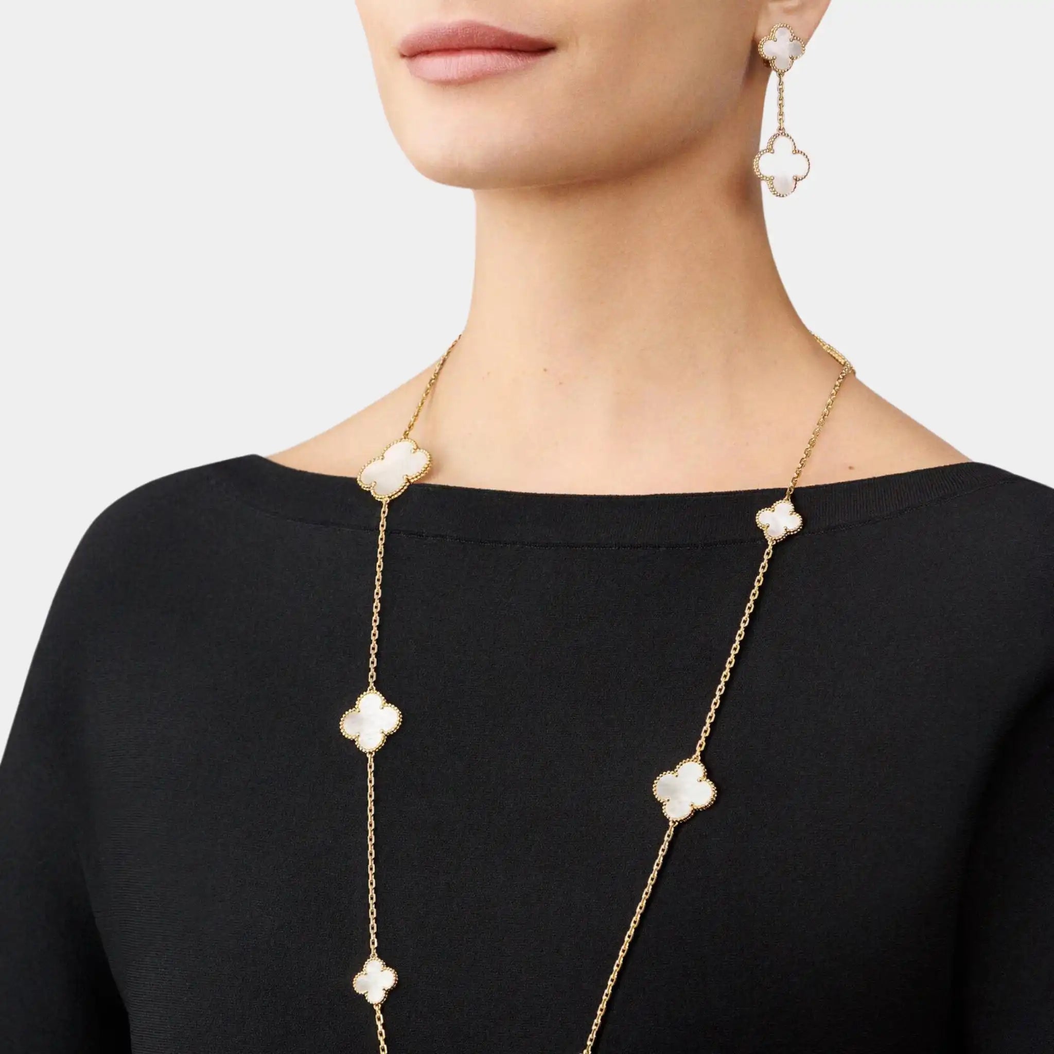 Van Cleef & Arpels Magic Alhambra earrings 2 Motifs Gold With Pearl, Model