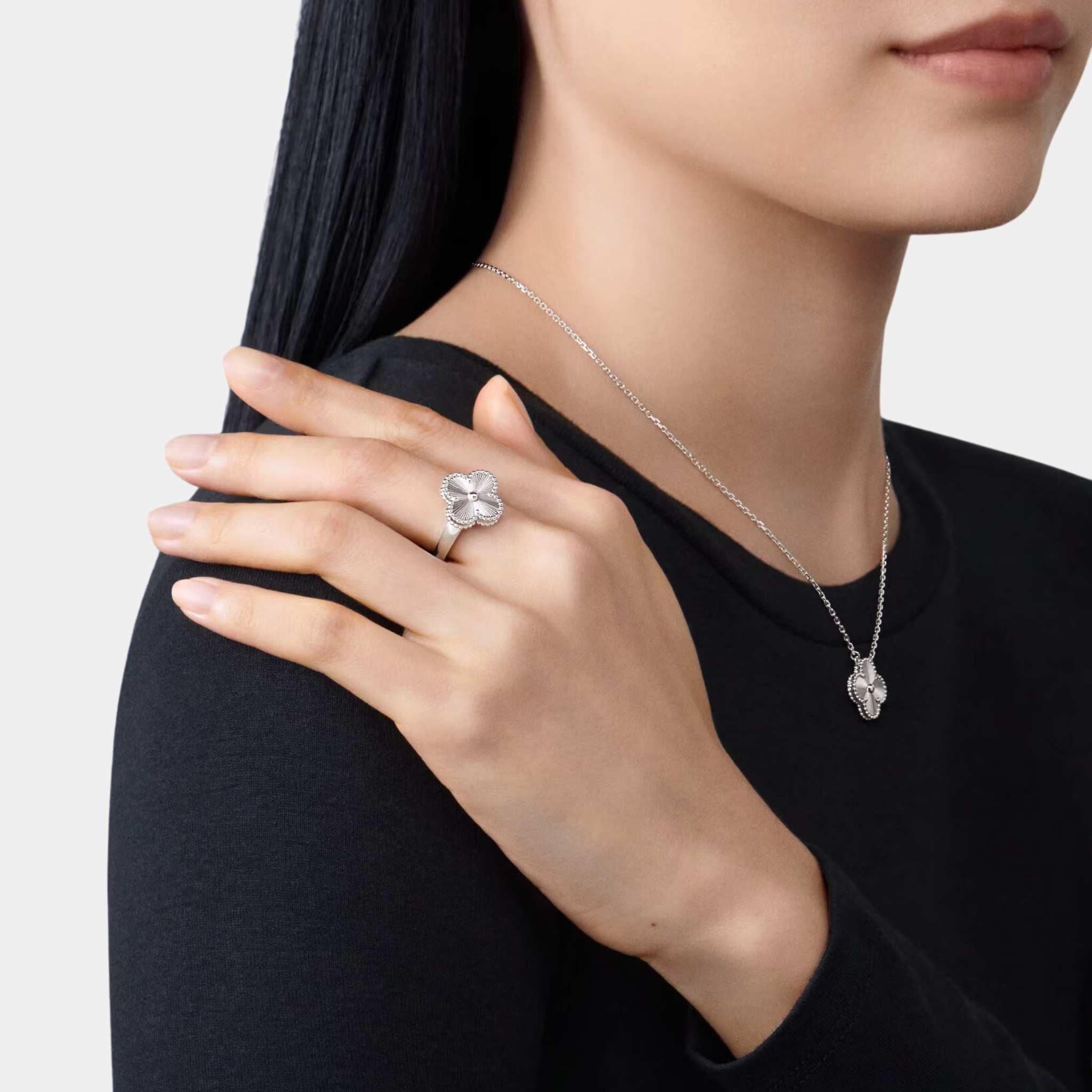 Van Cleef & Arpels Alhambra Vintage Alhambra Ring White Gold, Model