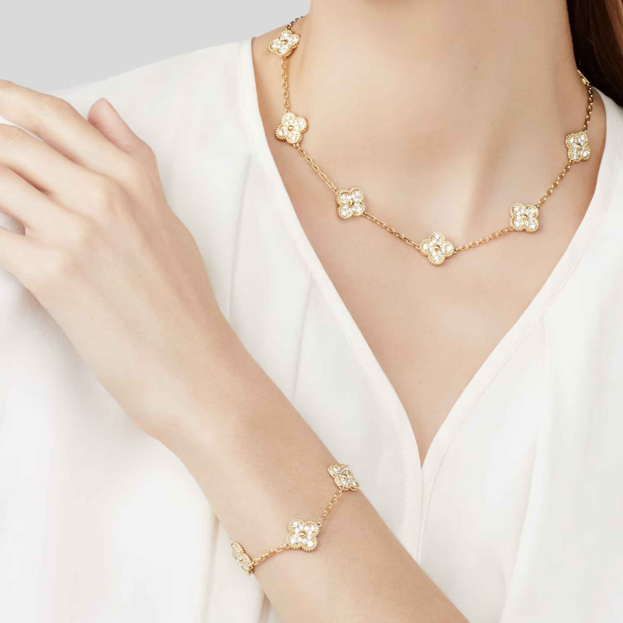 Van Cleef & Arpels Alhambra Gold Motifs Bracelet Diamond , Model Closeup