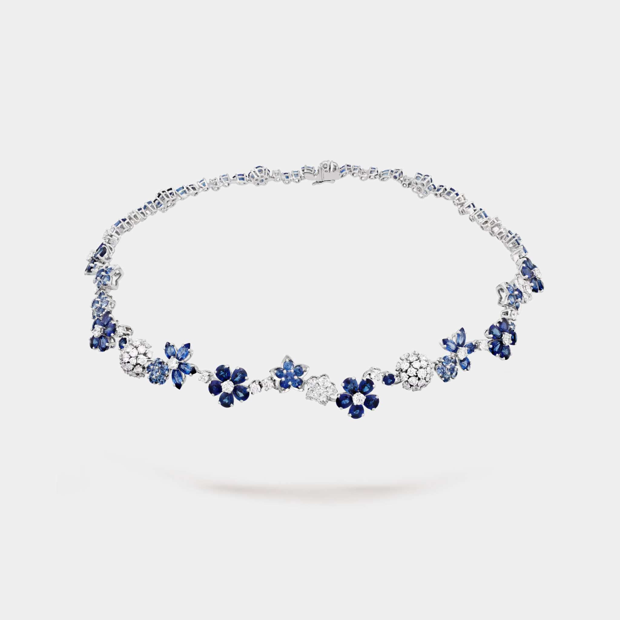 Van Cleef & Arpels Folie des Prés necklace White Gold Diamond Sapphire, Front