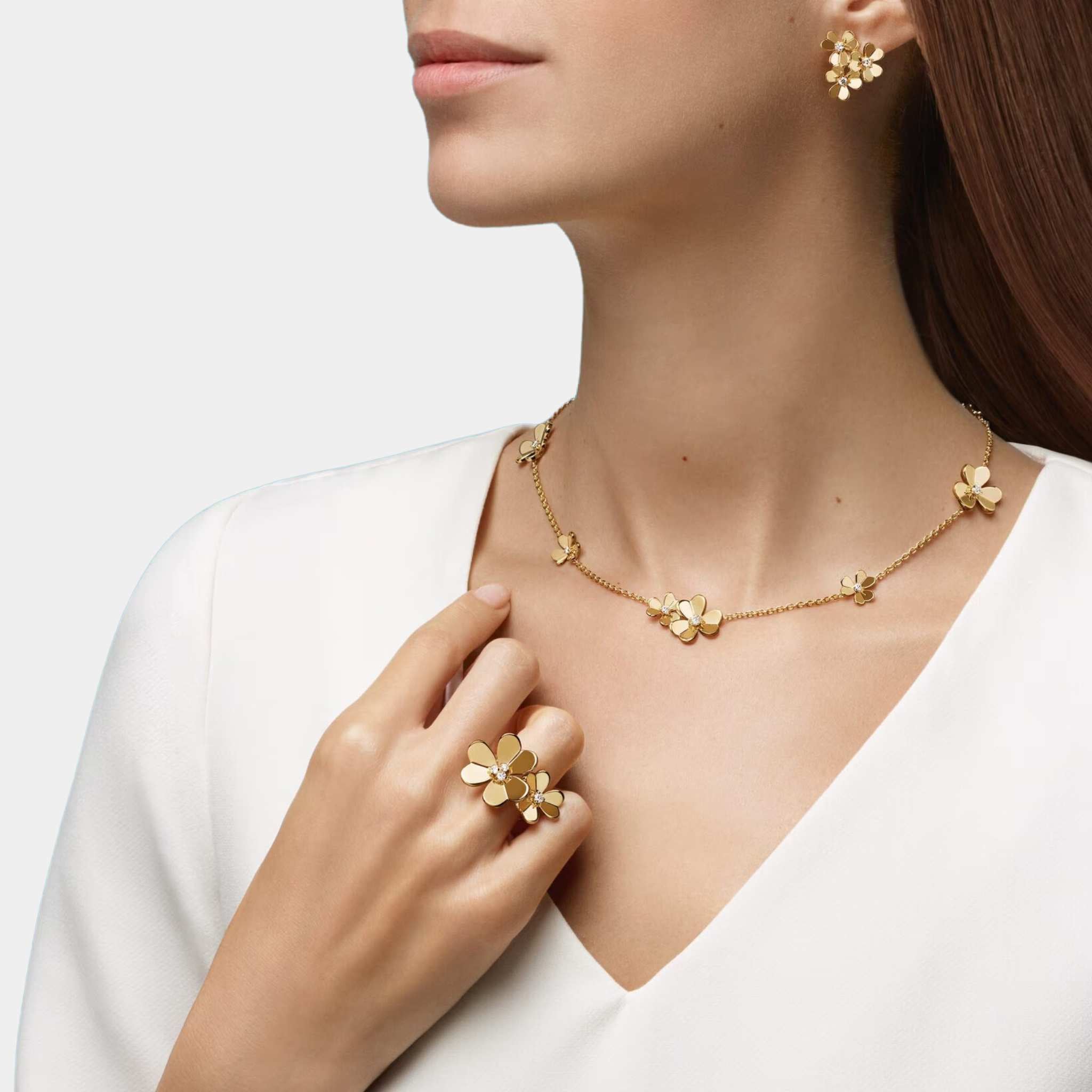 Van Cleef & Arpels Frivole Necklace 9 Flowers Yellow Gold Diamond, Model