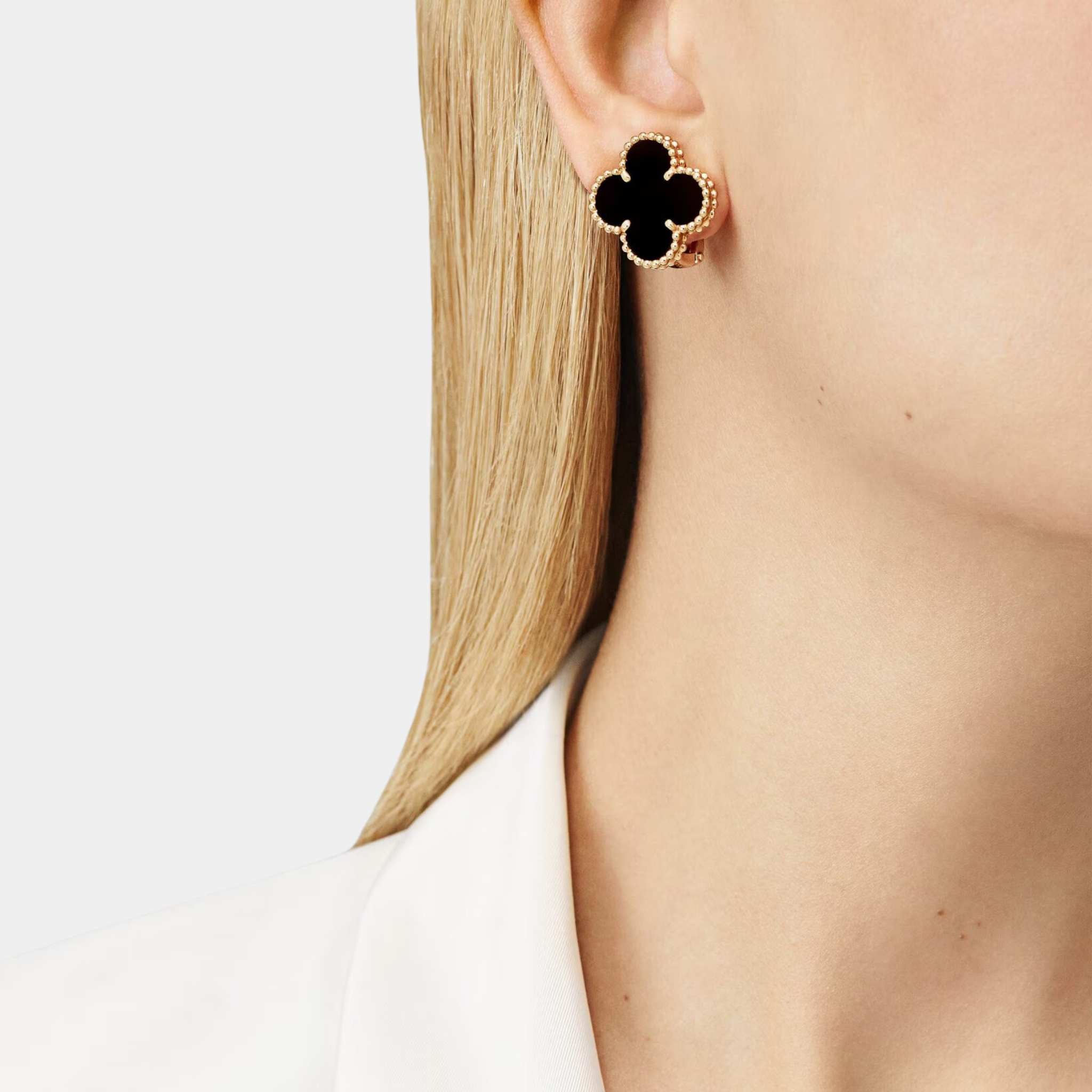 Van Cleef & Arpels Magic Alhambra Earrings Yellow Gold Onyx, Model
