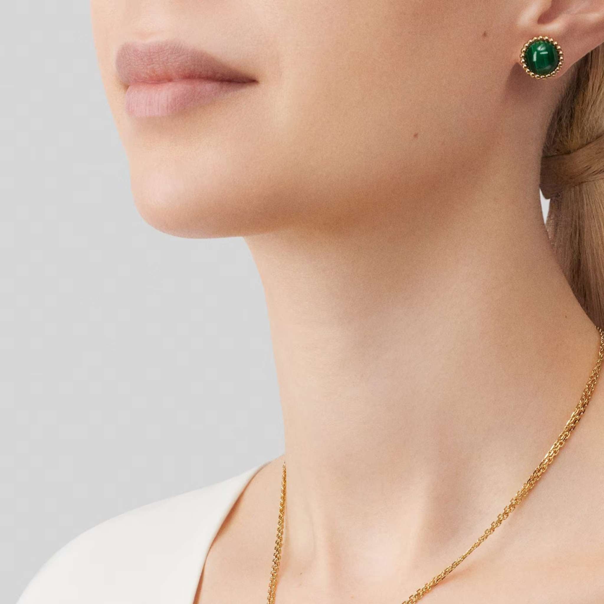 Van Cleef & Arpels Perlée Couleurs Earrings Yellow Gold Malachite, Model