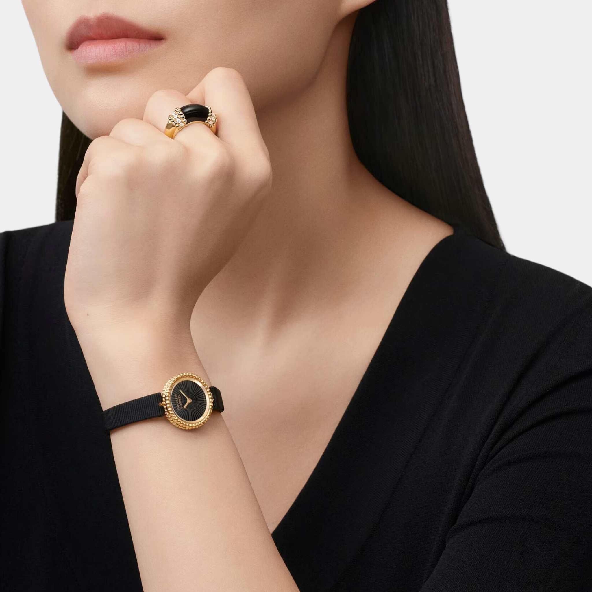 Van Cleef & Arpels Perlée Couleurs Ring Yellow Gold Diamond Onyx, Model