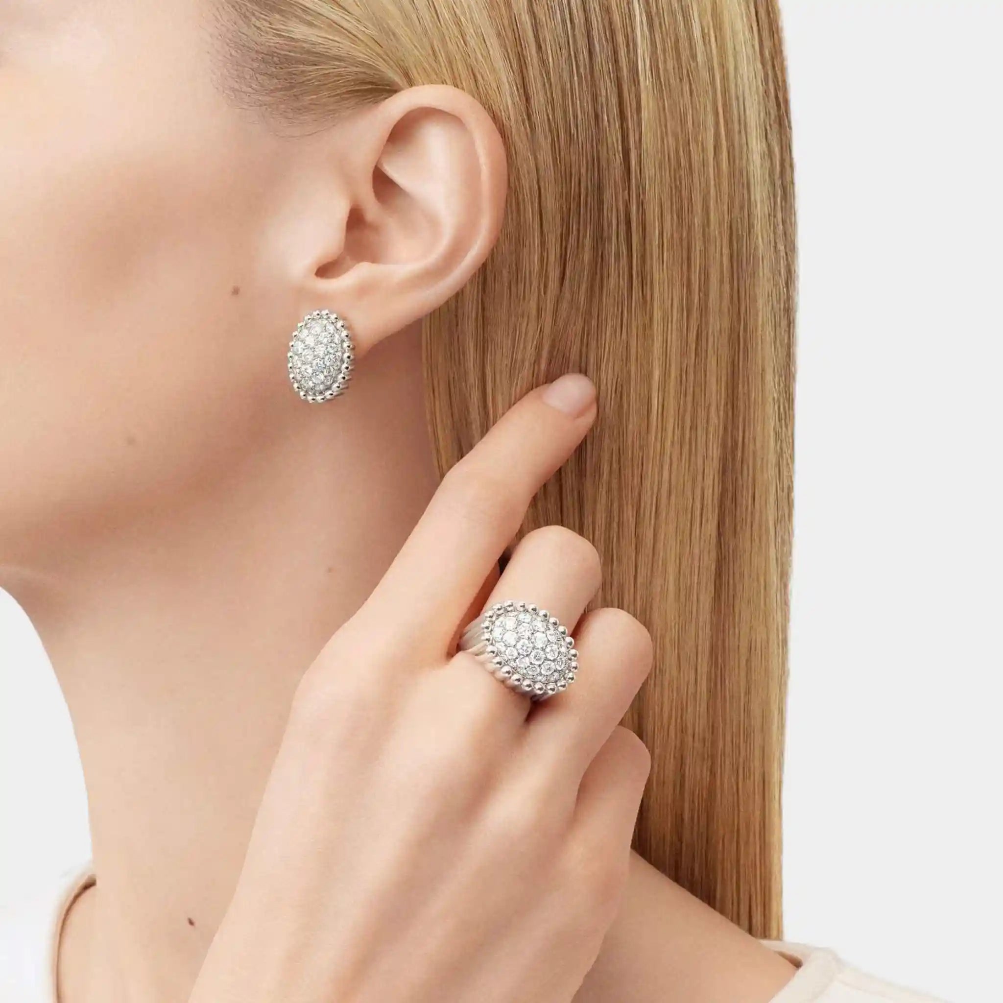 Van Cleef & Arpels Perlée Diamonds Pavé Ring White Gold Diamond, model