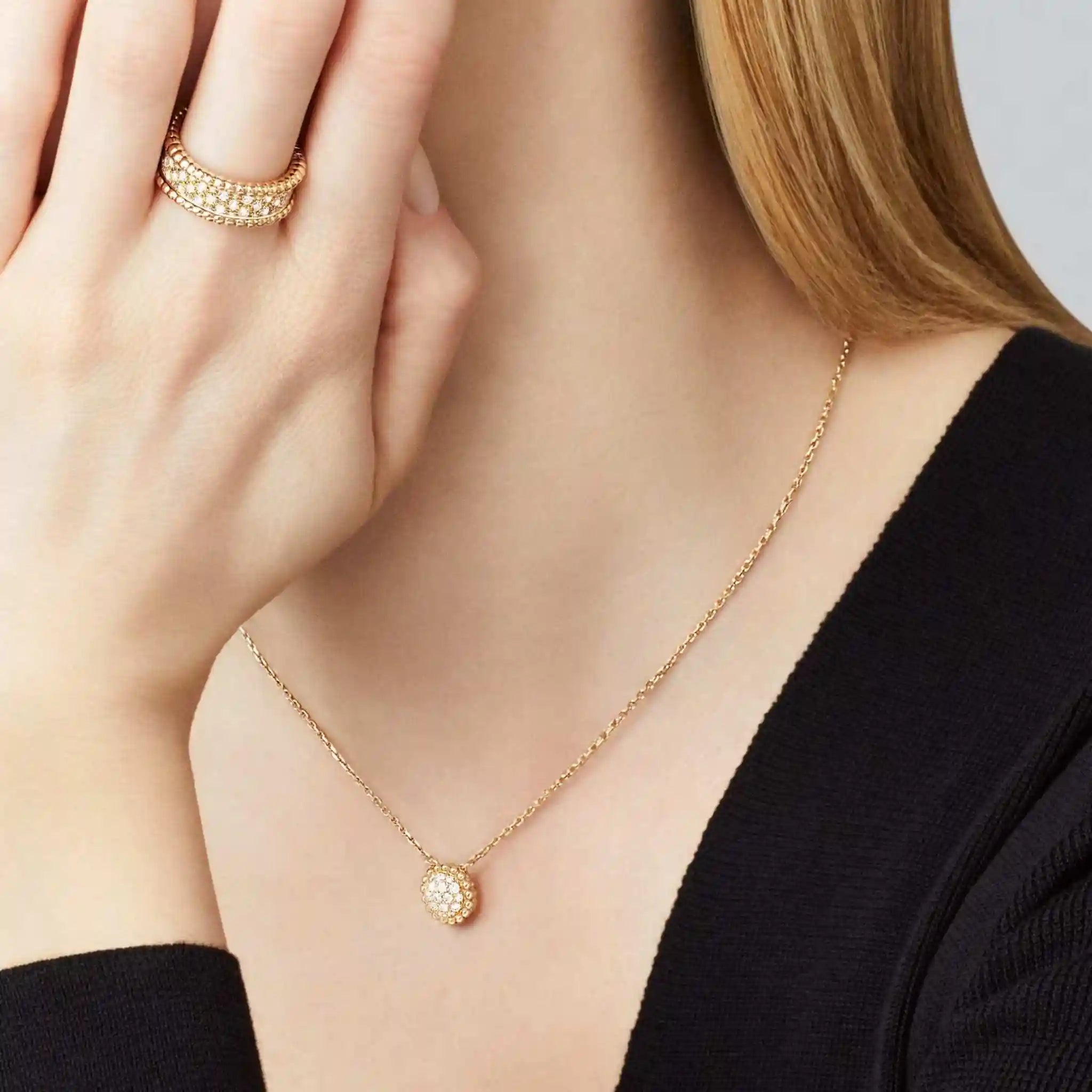 Van Cleef & Arpels Perlée Diamonds Pendant Yellow Gold Diamond, Model