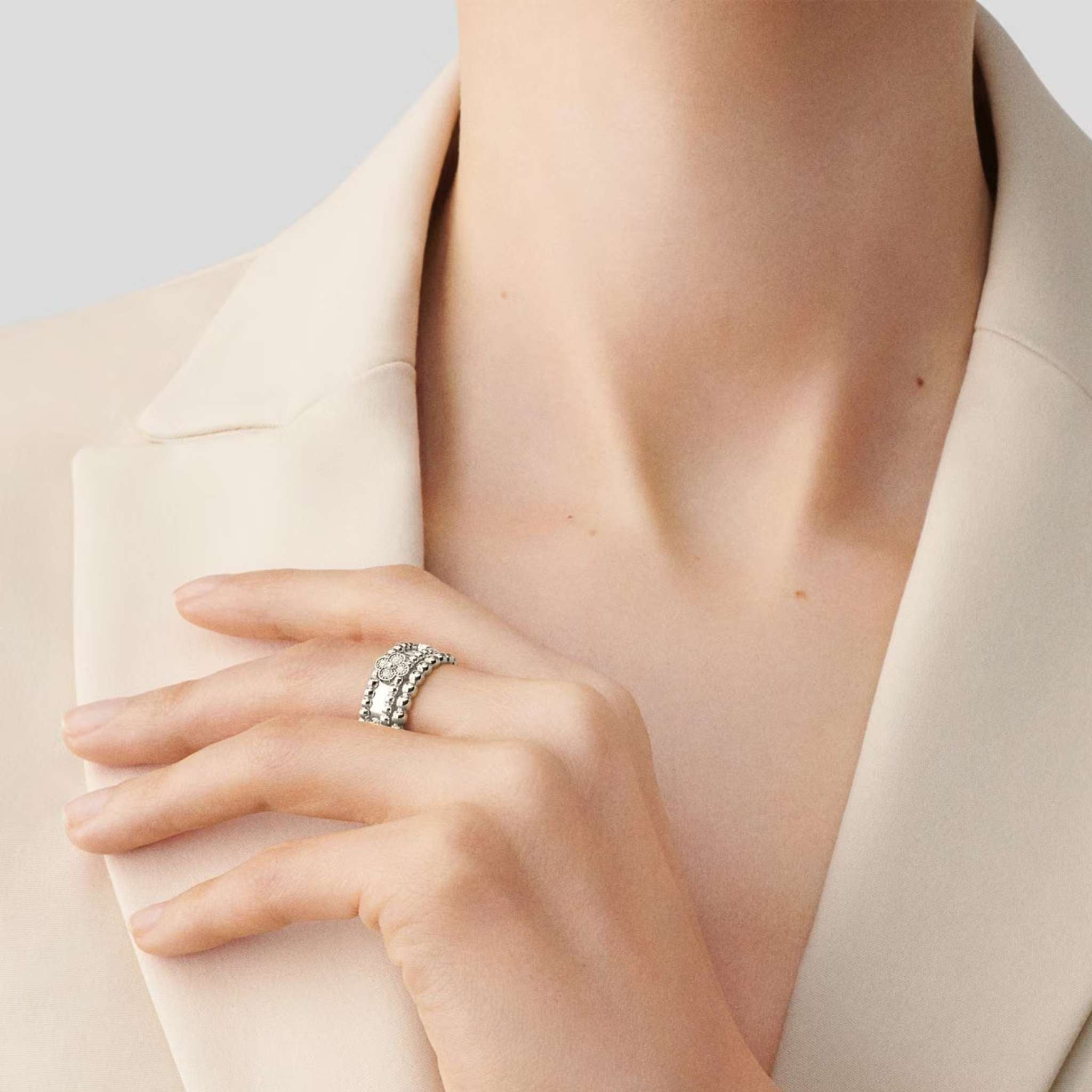 Van Cleef & Arpels Perlée Pearls Of Gold Ring Medium Model White Gold, Model