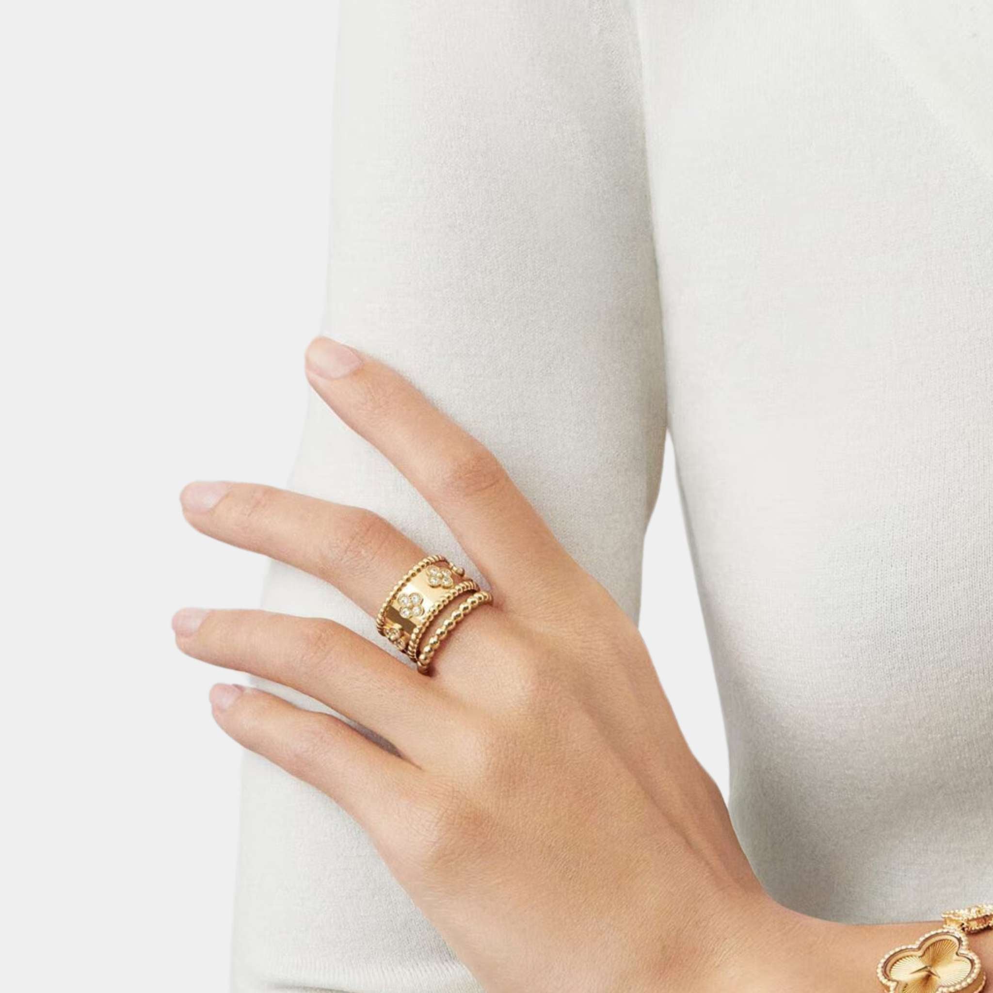 Van Cleef & Arpels Perlée Pearls Of Gold Ring Medium Model Yellow Gold, Model