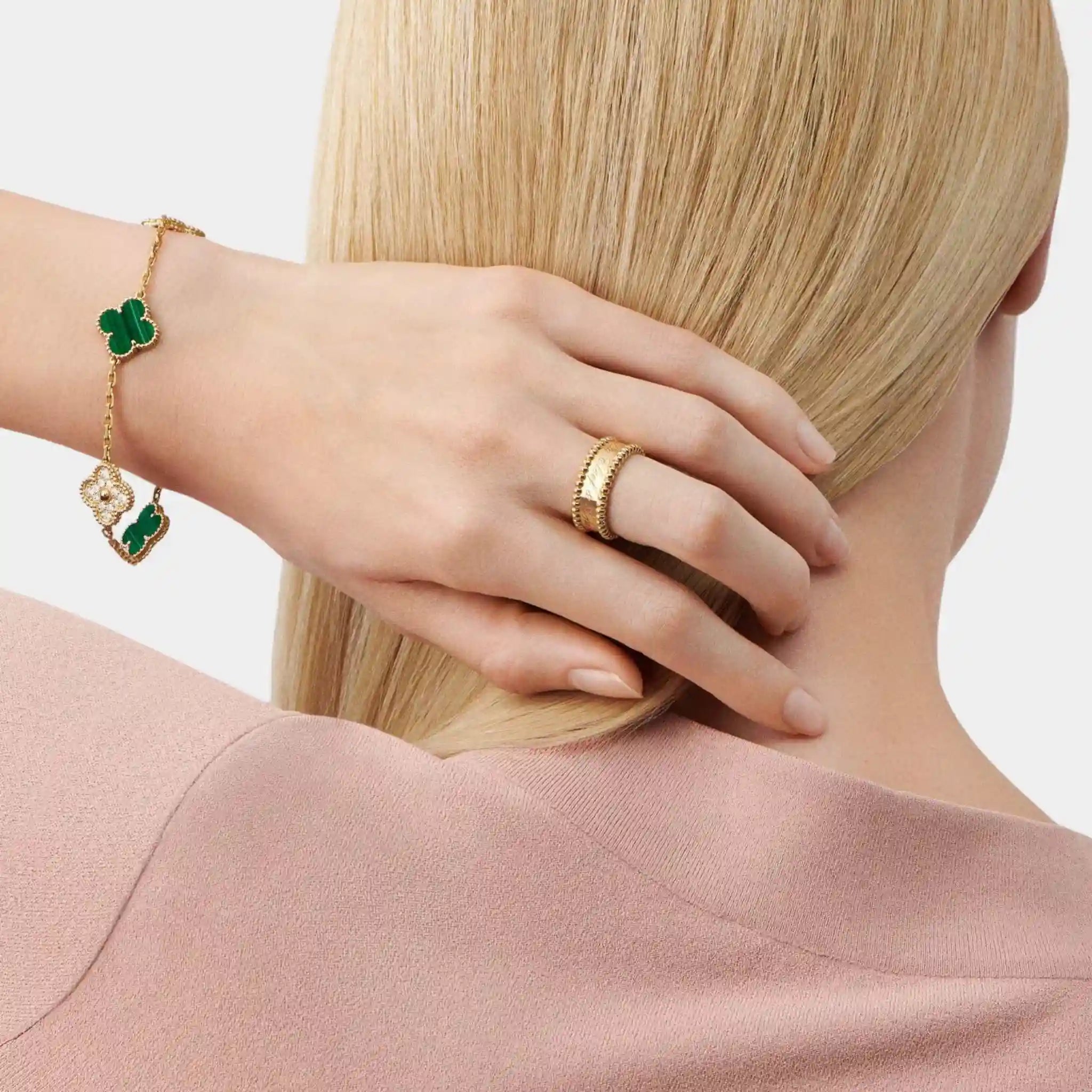 Van Cleef & Arpels Perlée Signature Ring Yellow Gold, Model